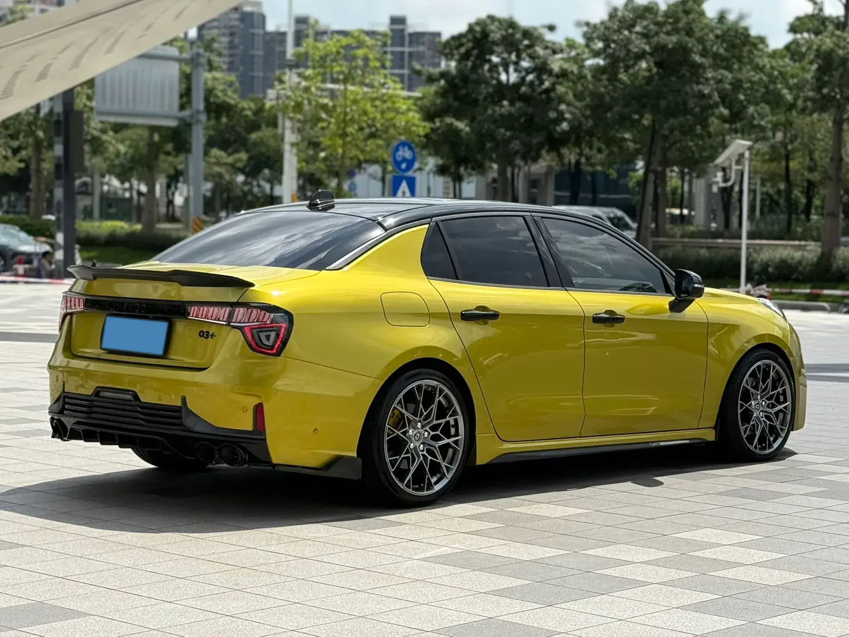 2020 LYNK&CO 03 thumbnail 4