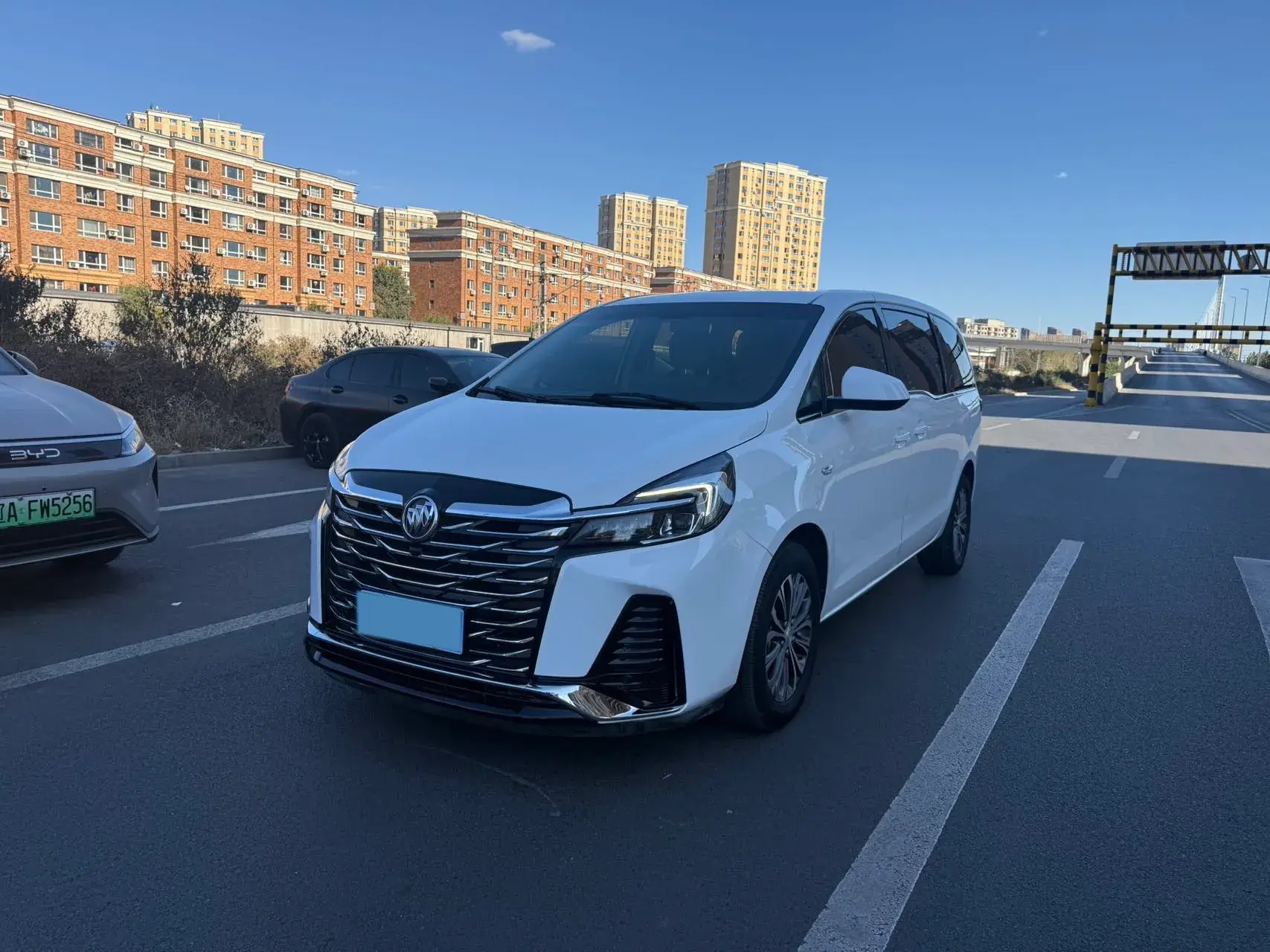 2021 BUICK GL8 view 1
