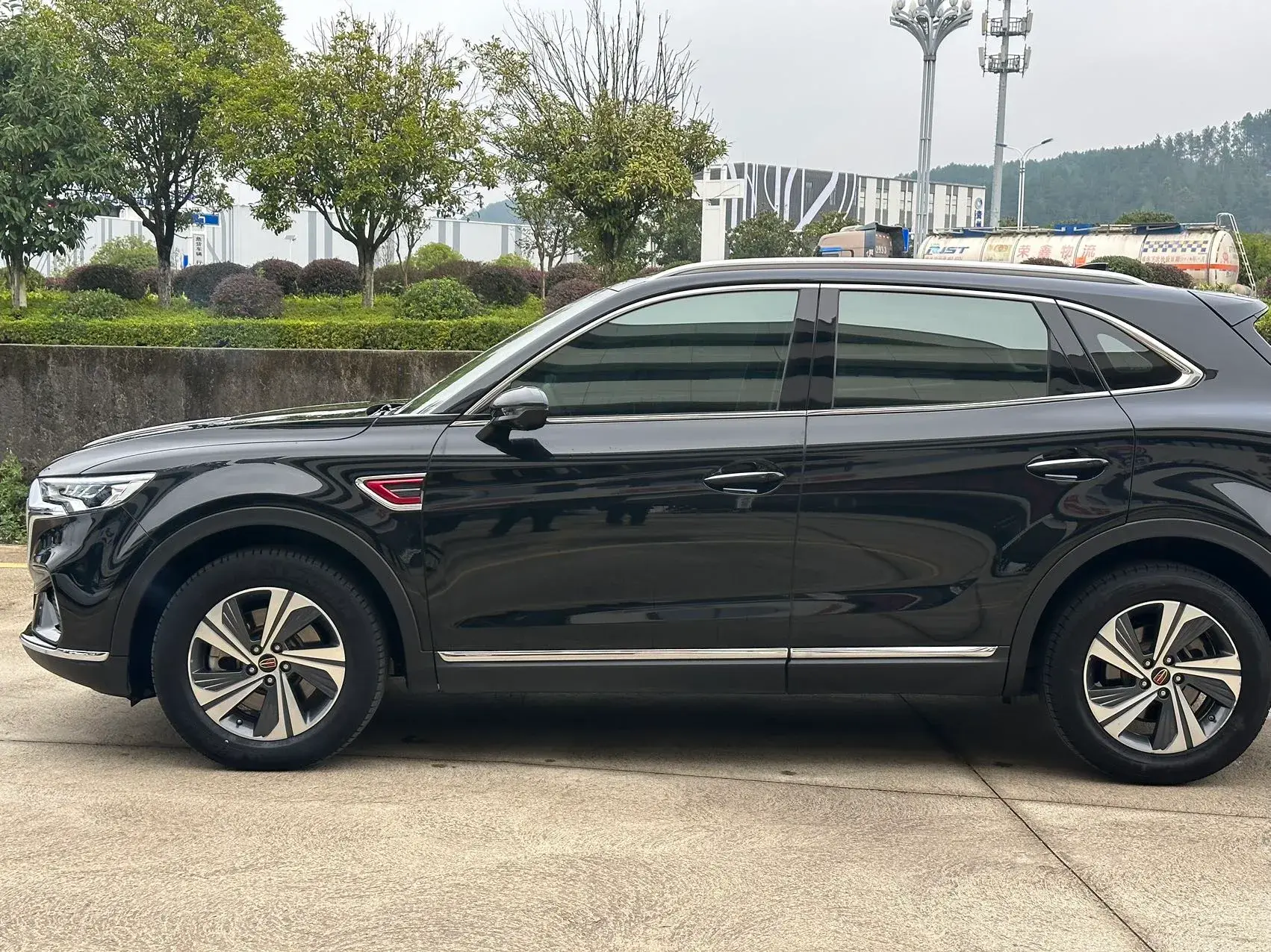 2019 HONGQI HS5 thumbnail 4