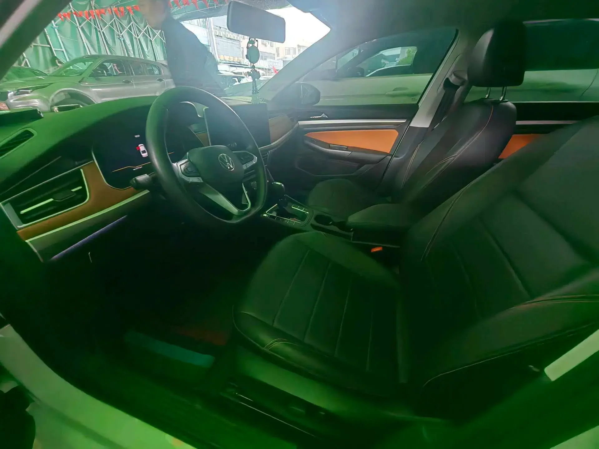 2023 VOLKSWAGEN BORA thumbnail 3