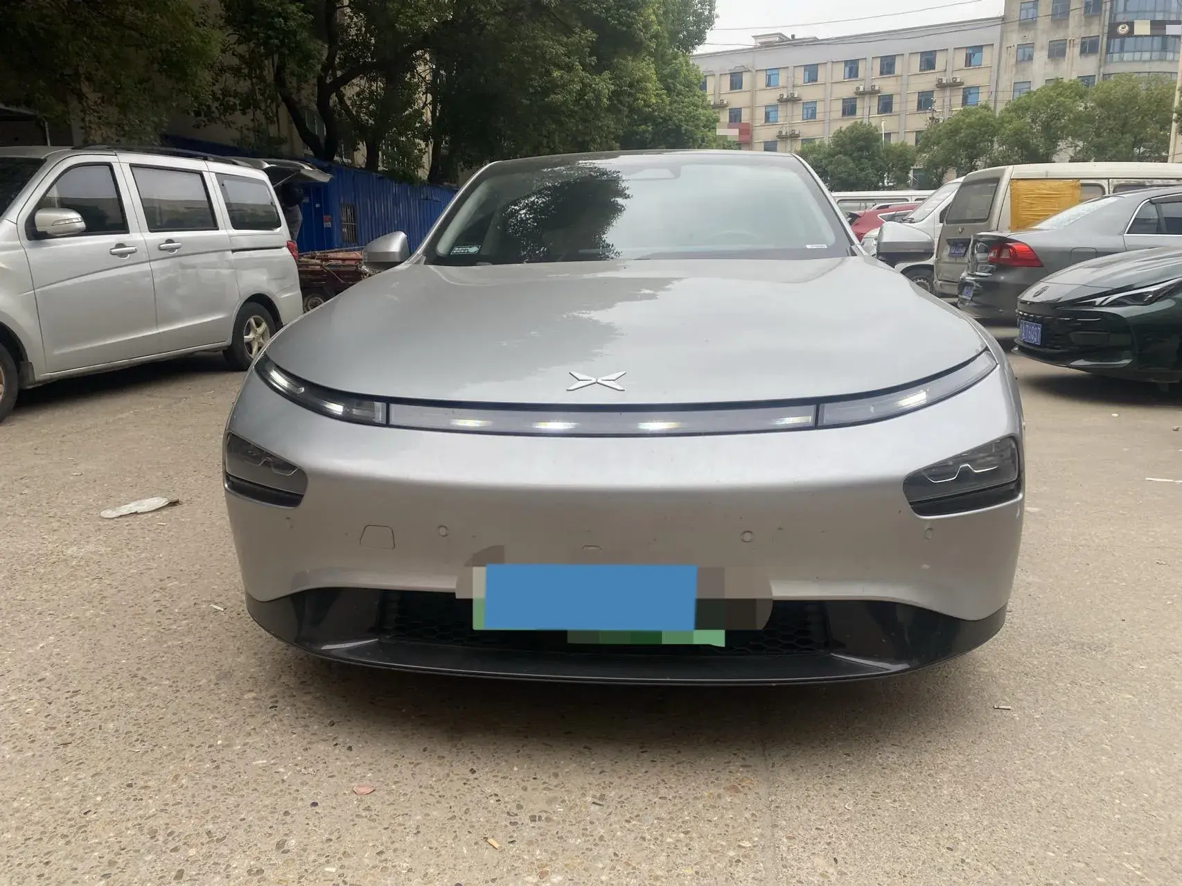 2023 XPENG P7 thumbnail 3