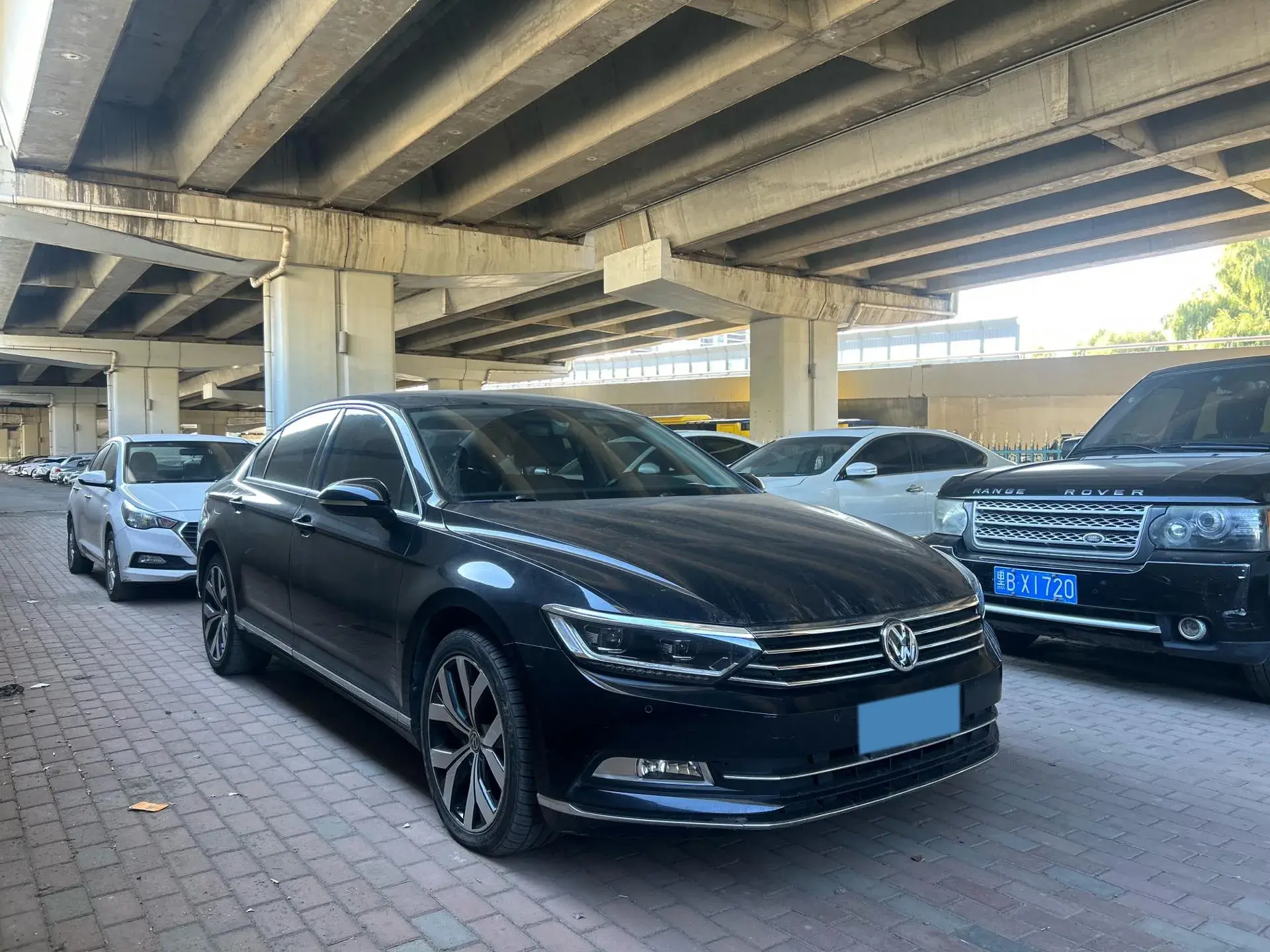 2017 VOLKSWAGEN MAGOTAN thumbnail 3