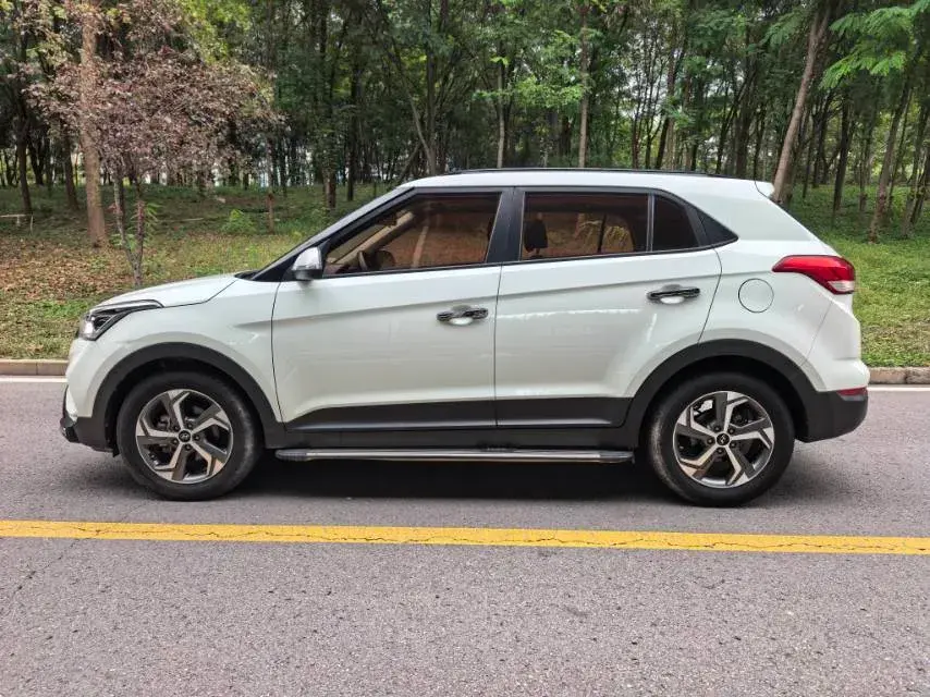 2017 HYUNDAI IX25 thumbnail 3