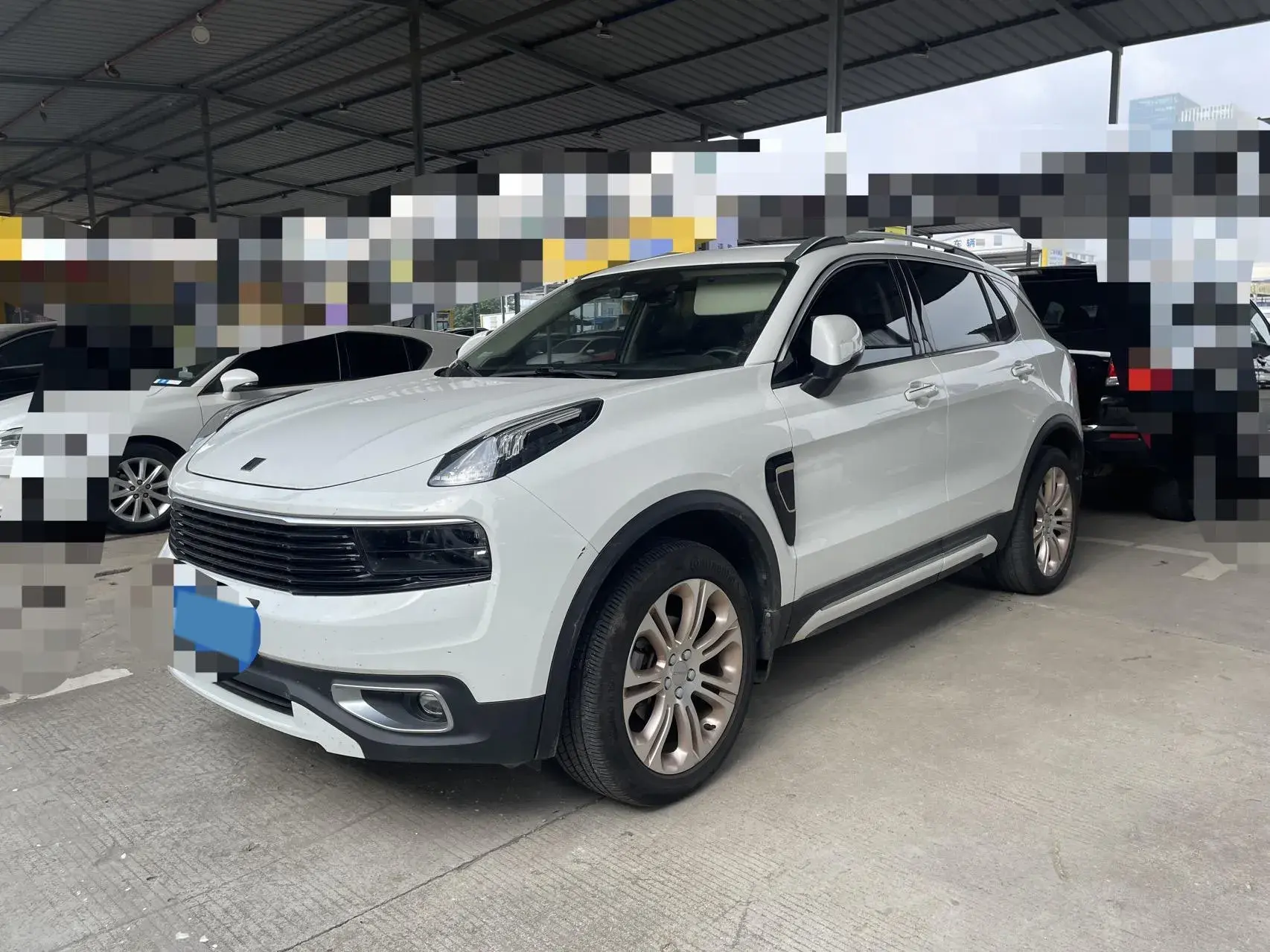 2017 LYNK&CO 01 view 1