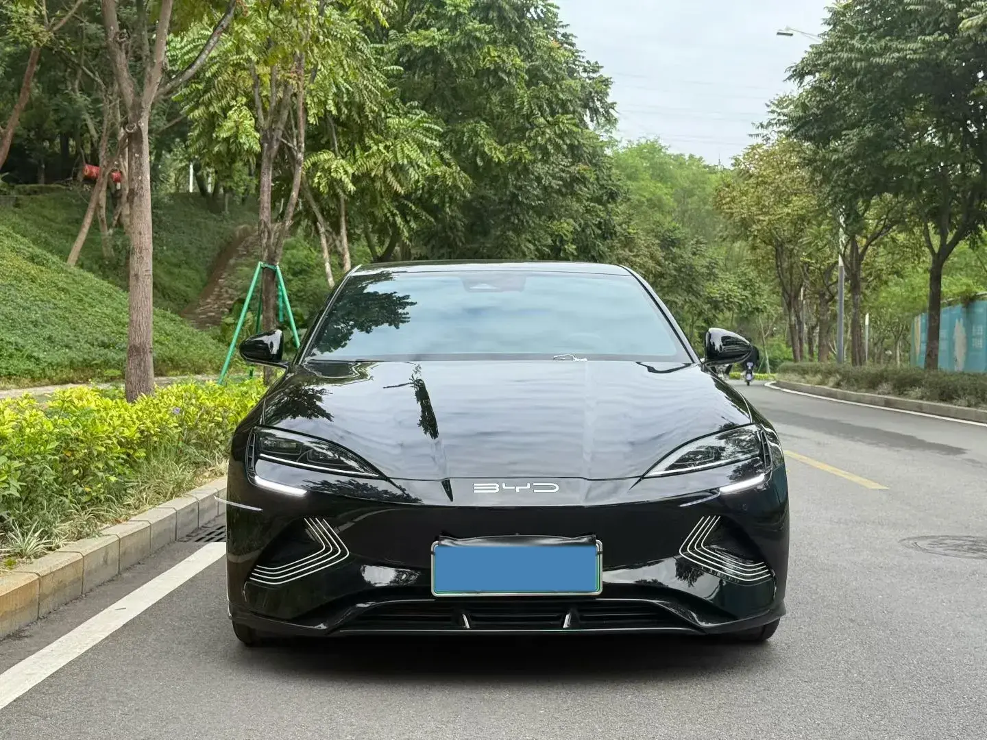 2022 BYD SEAL thumbnail 2