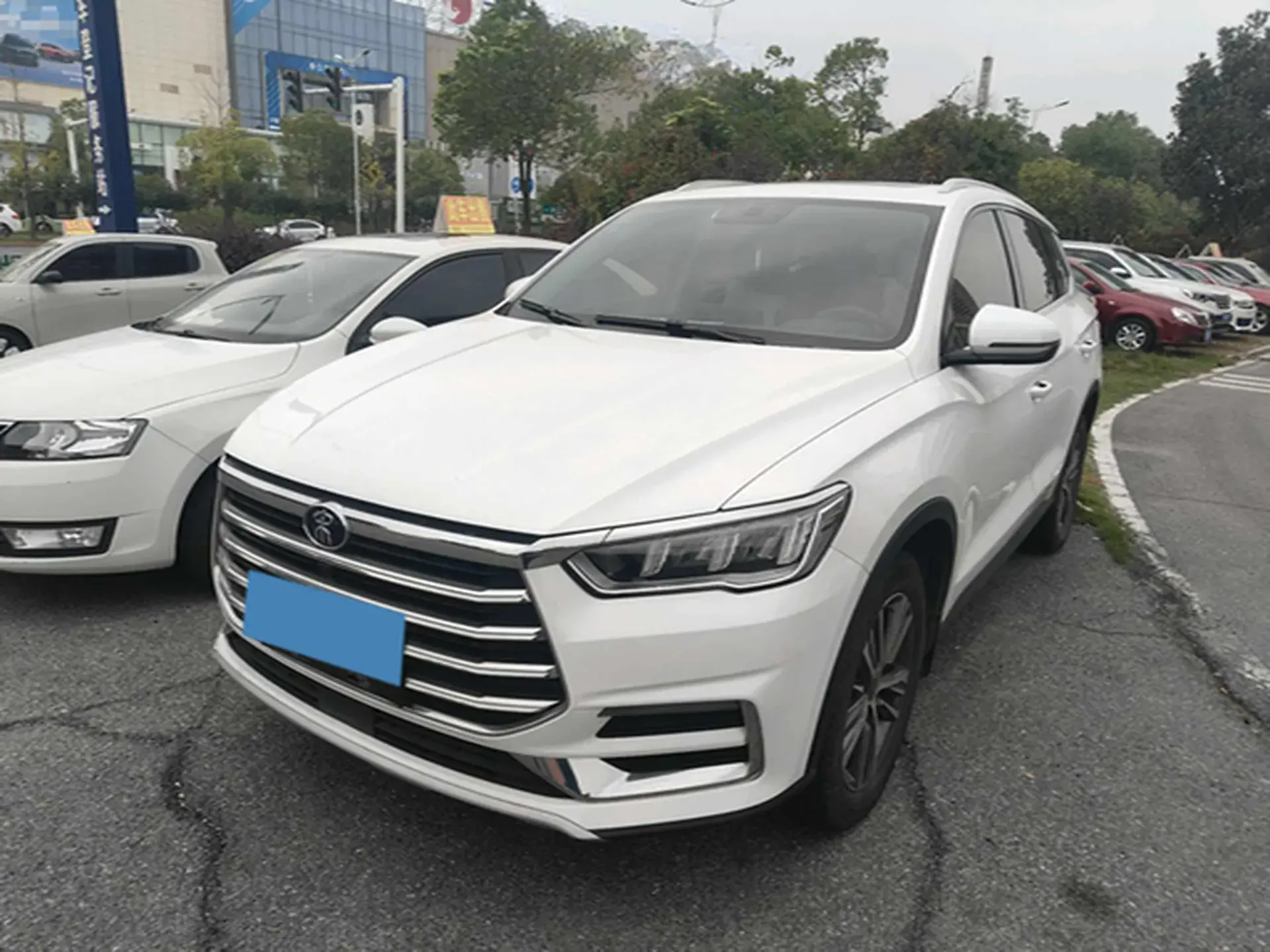 2019 BYD SONG view 1