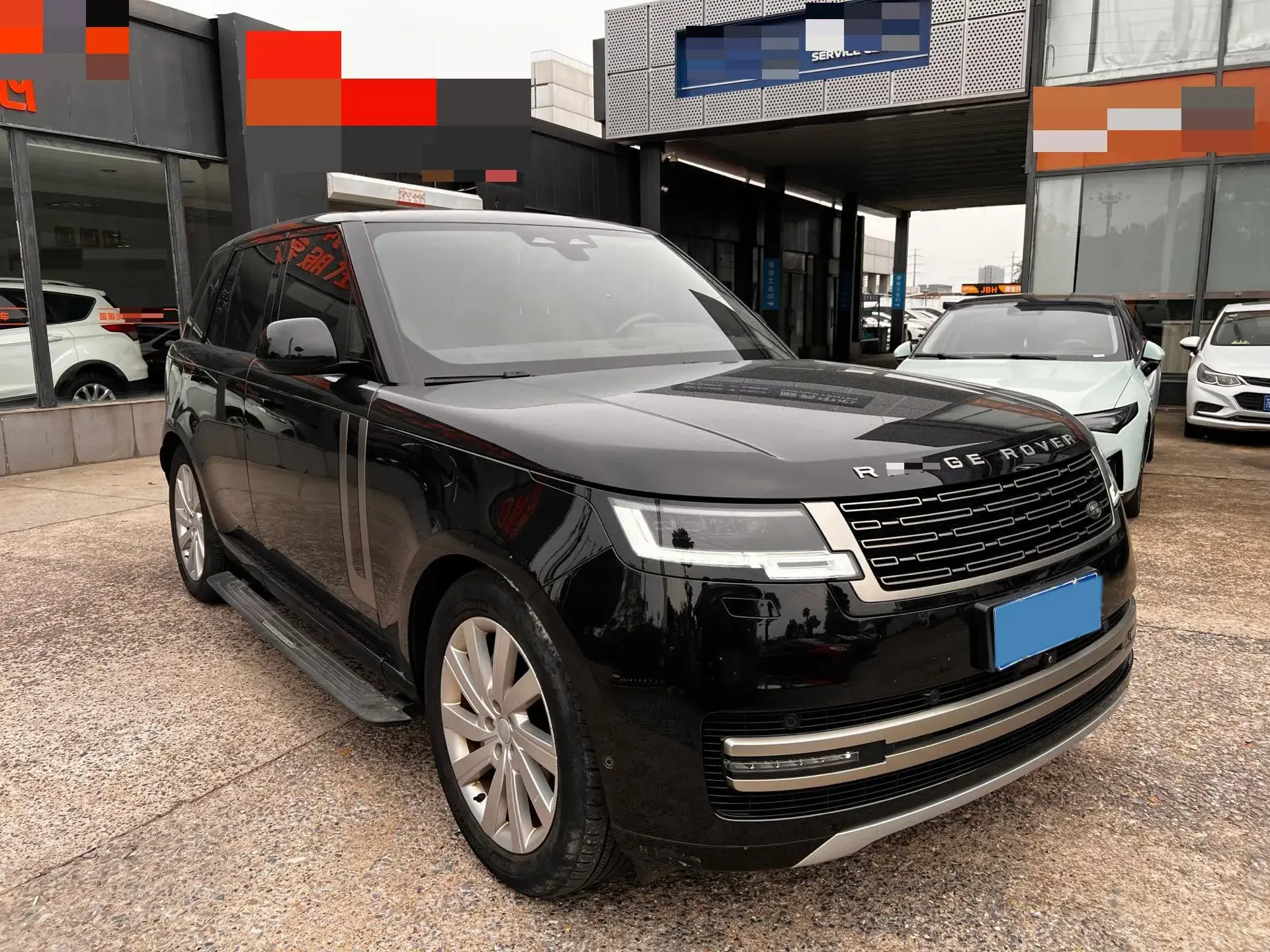 2023 LAND ROVER thumbnail 3