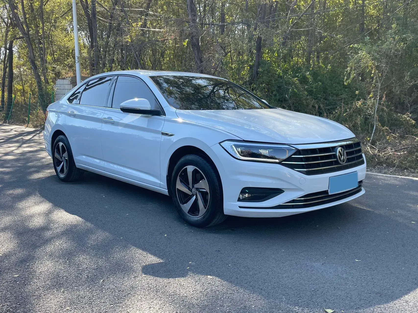 2021 VOLKSWAGEN SAGITAR thumbnail 3