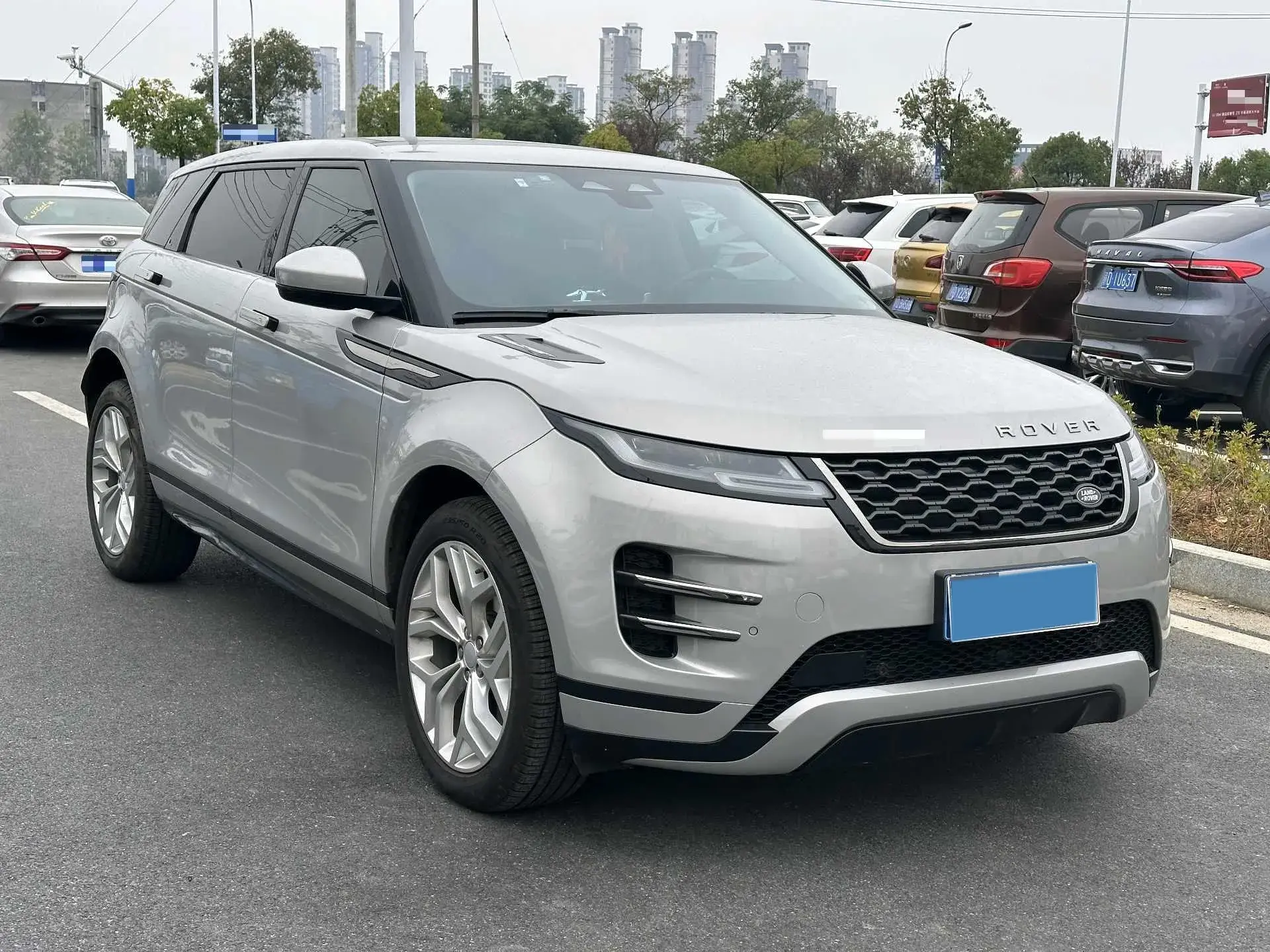 2024 LAND ROVER thumbnail 3