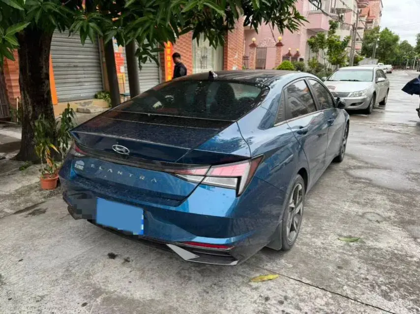 2022 HYUNDAI ELANTRA thumbnail 3