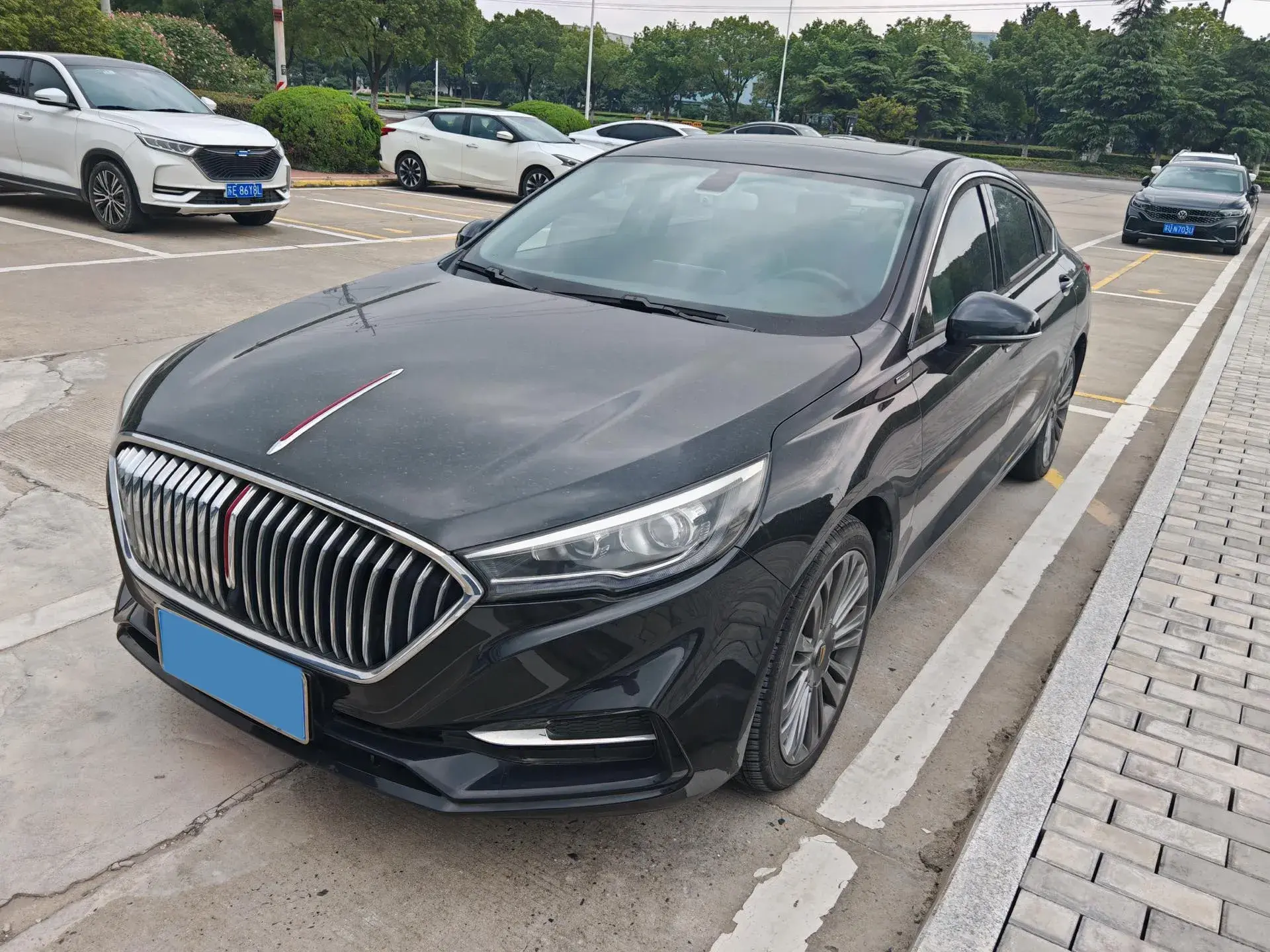 2020 HONGQI H5 view 1