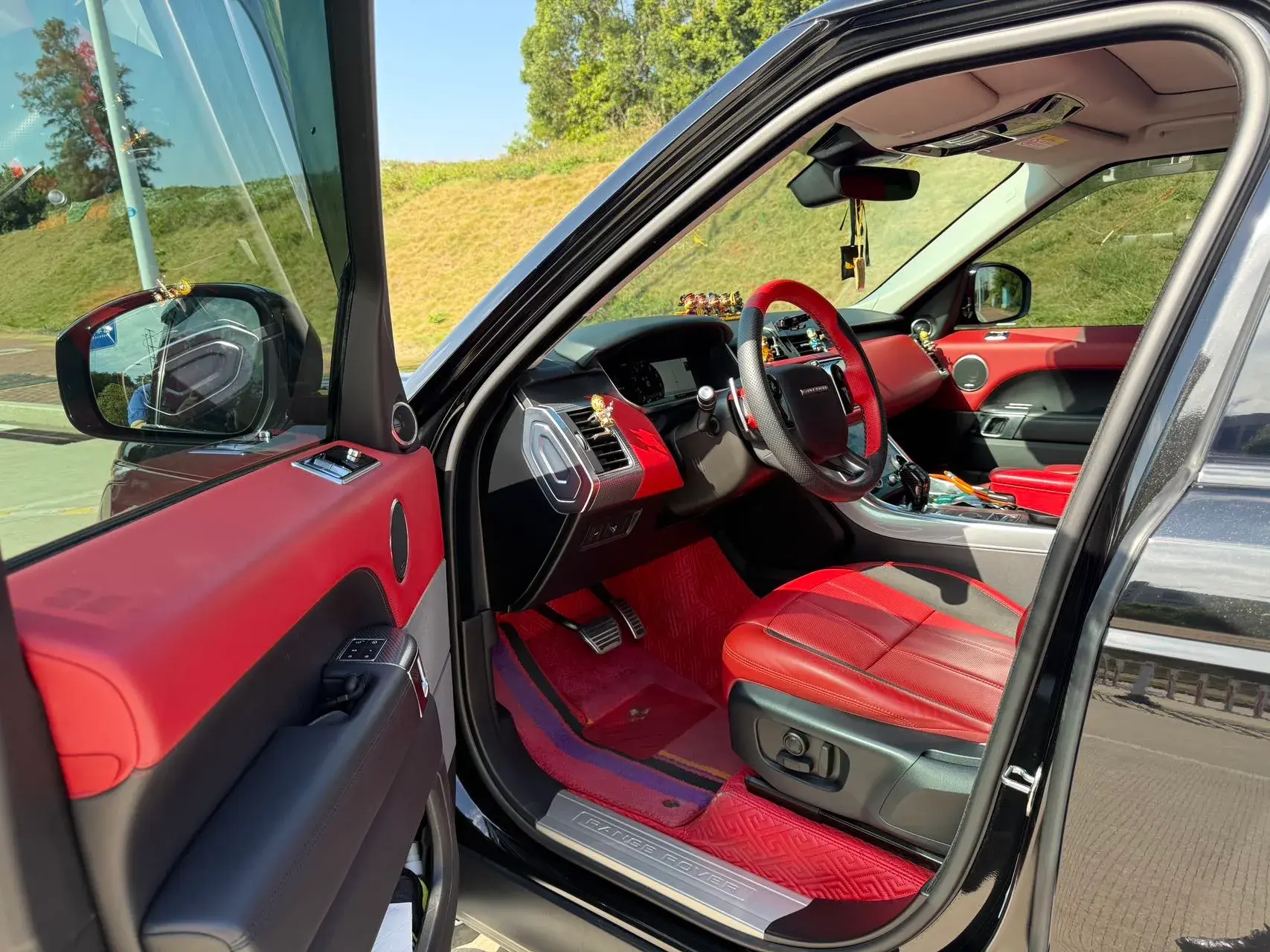 2018 LAND ROVER thumbnail 4