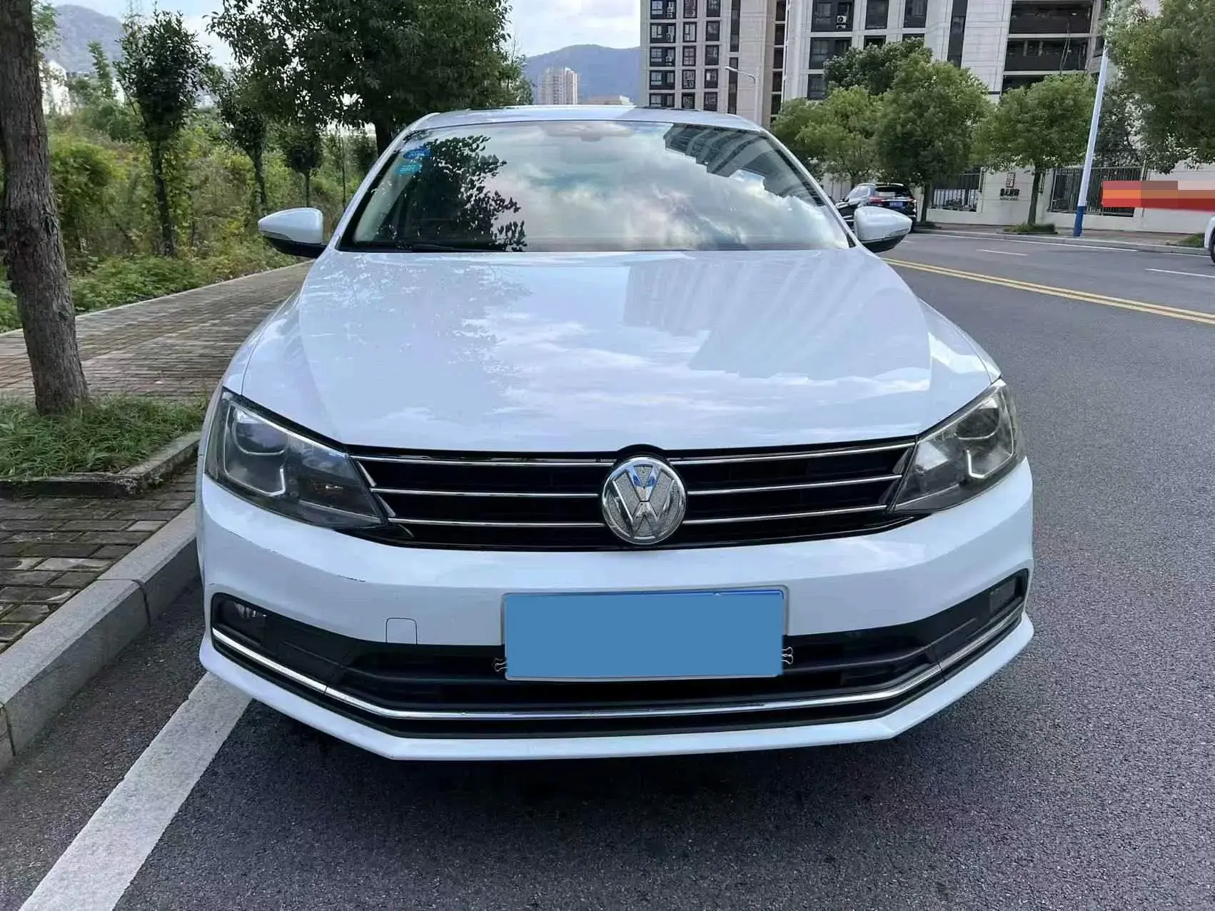 2018 VOLKSWAGEN SAGITAR thumbnail 2