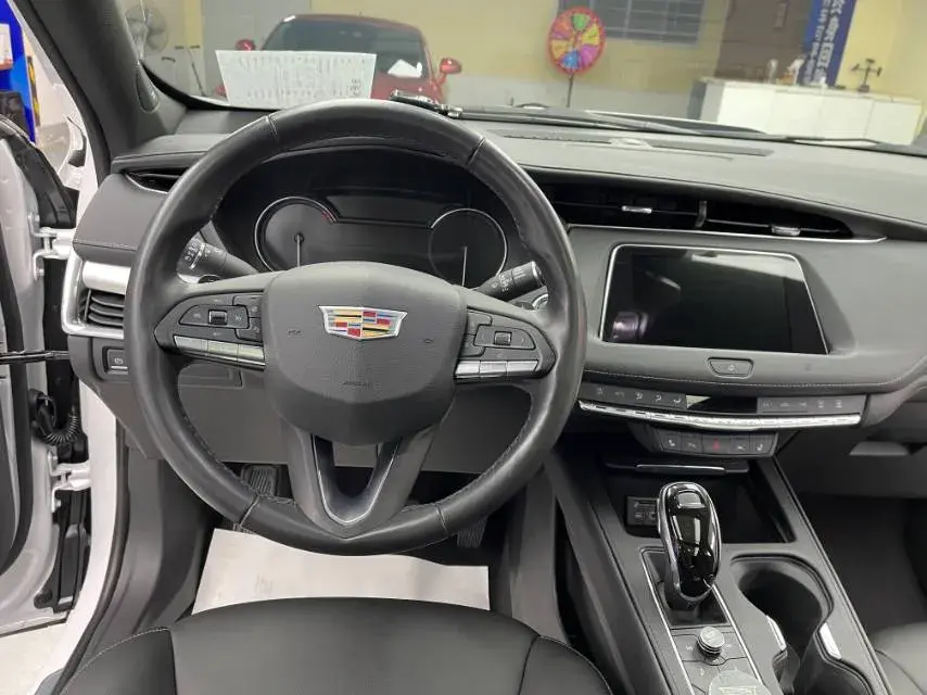 2020 CADILLAC XT4 thumbnail 4
