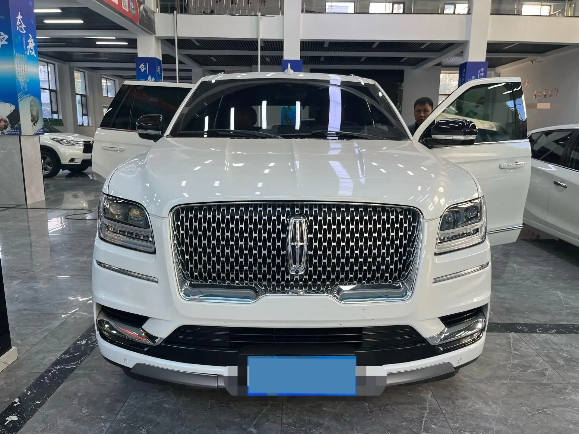 2020 LINCOLN NAVIGATOR thumbnail 2