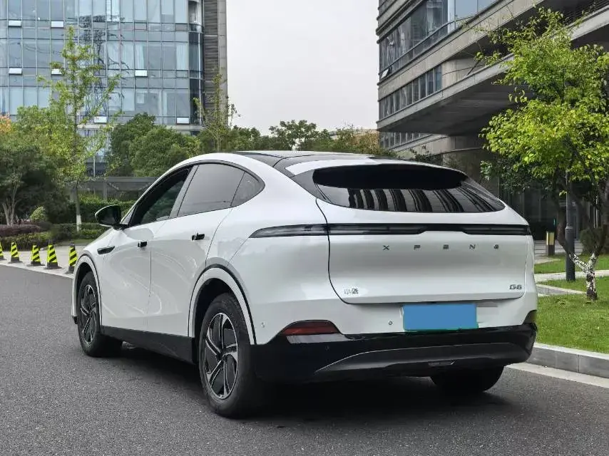 2023 XPENG G6 thumbnail 3