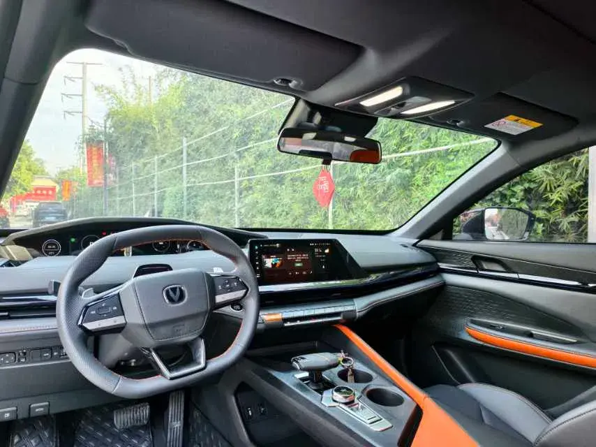 2022 CHANGAN UNI-V thumbnail 2