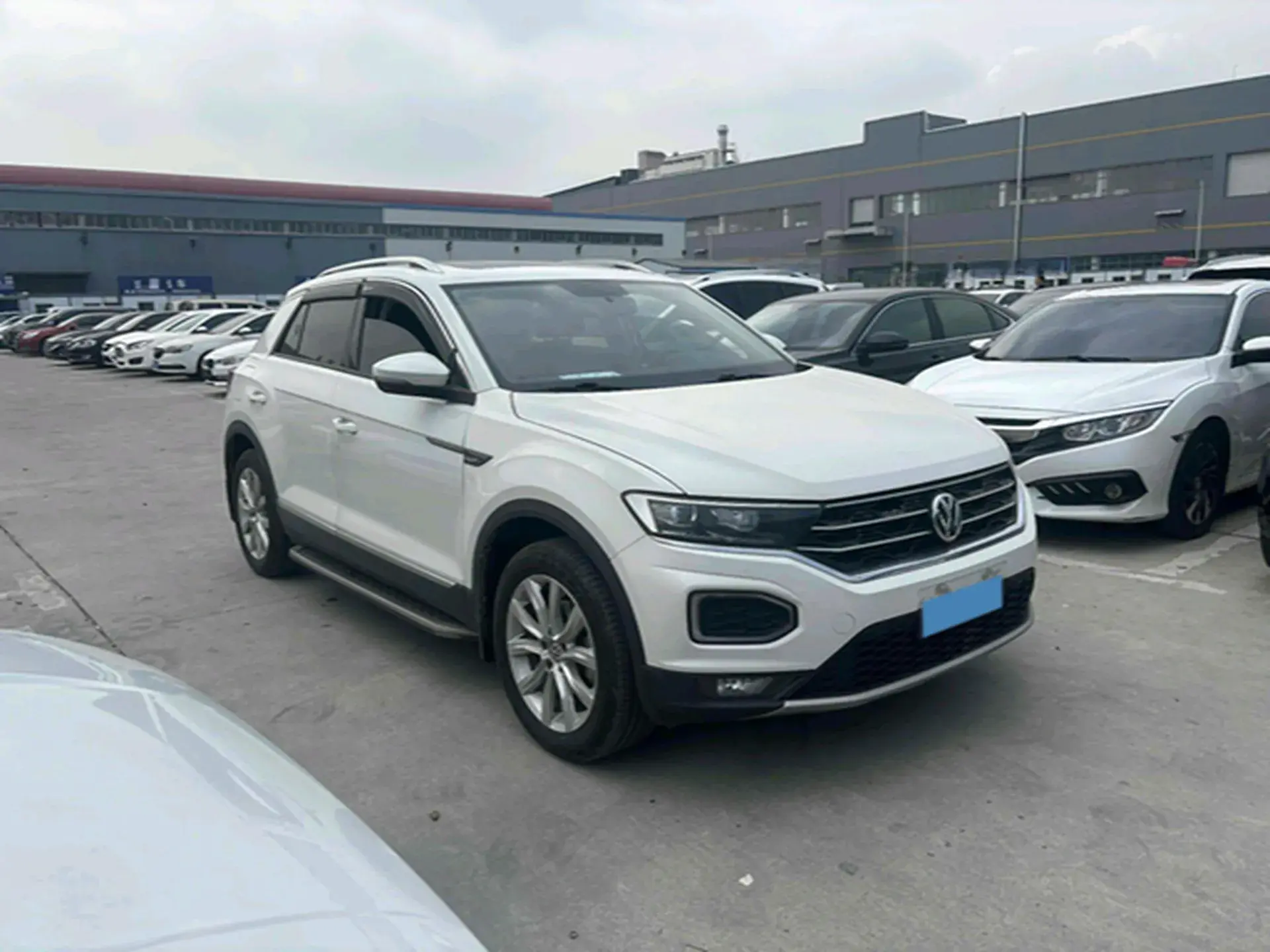 2020 VOLKSWAGEN T-ROC thumbnail 2