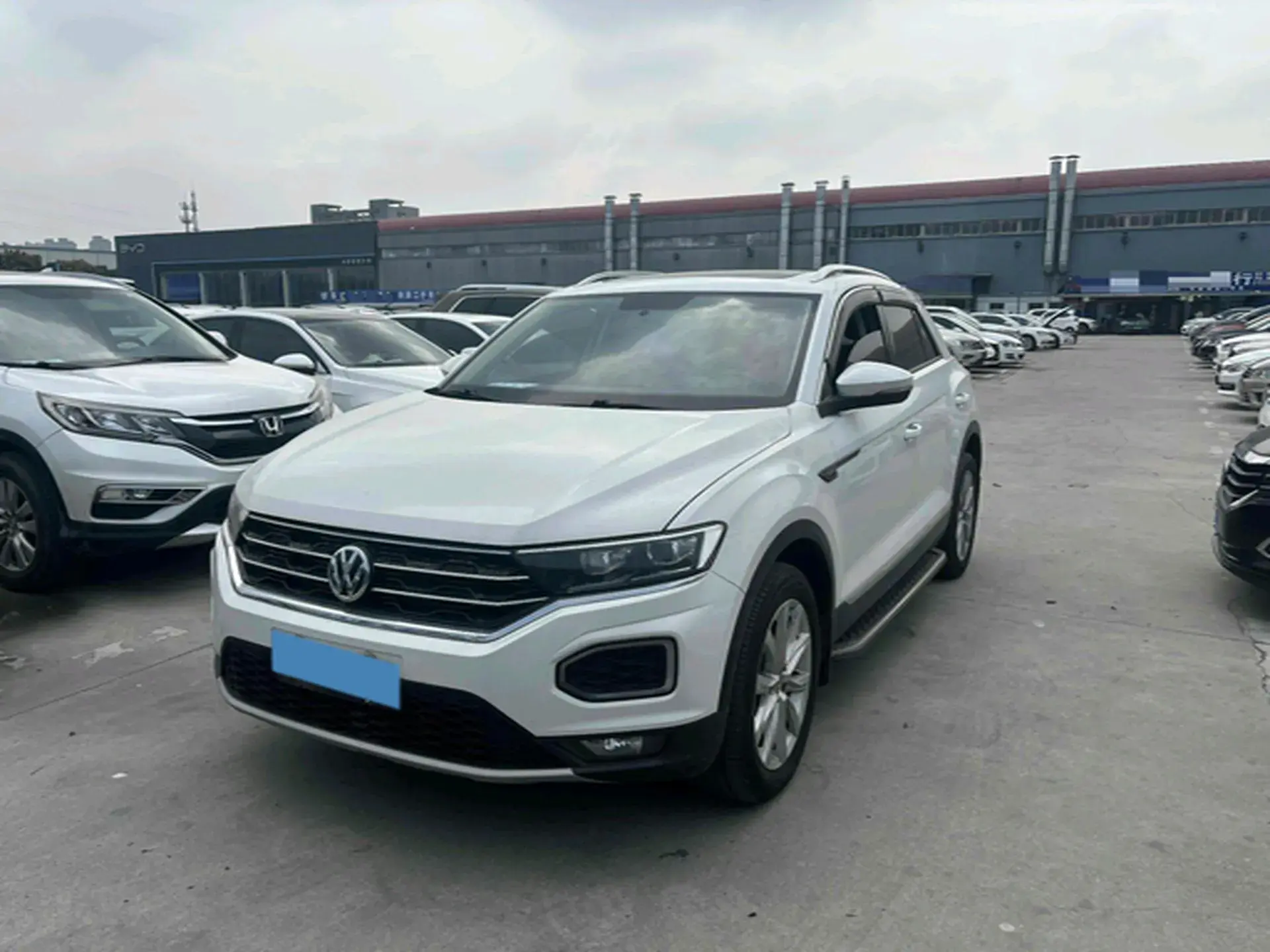 2020 VOLKSWAGEN T-ROC view 1