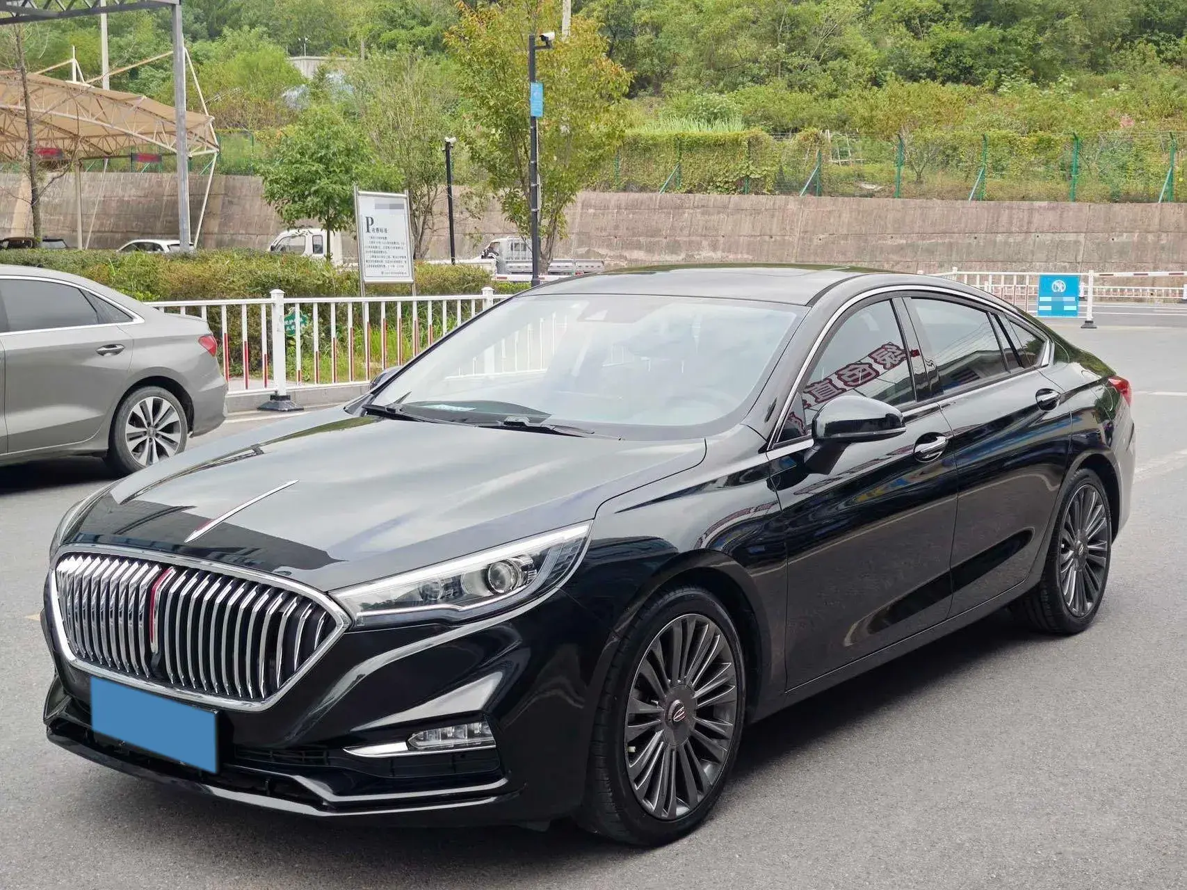 2020 HONGQI H5 view 1