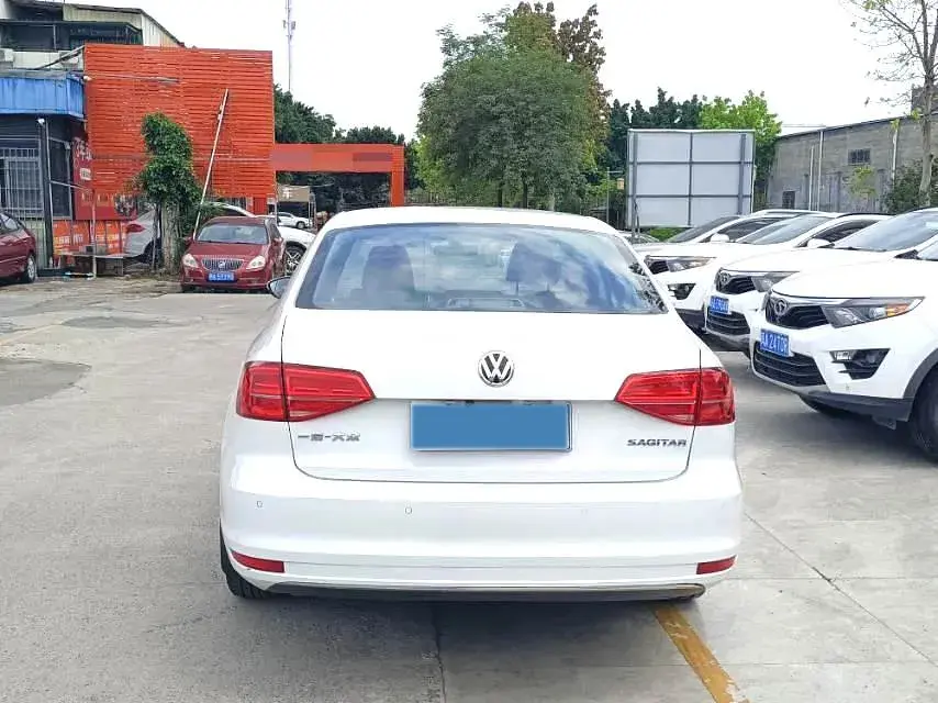 2018 VOLKSWAGEN SAGITAR thumbnail 4