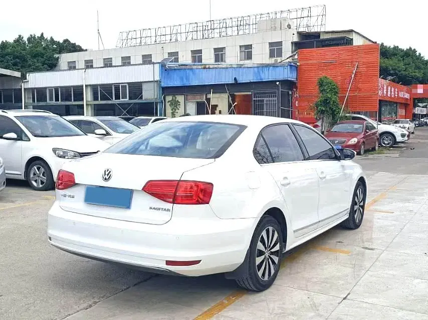 2018 VOLKSWAGEN SAGITAR thumbnail 3