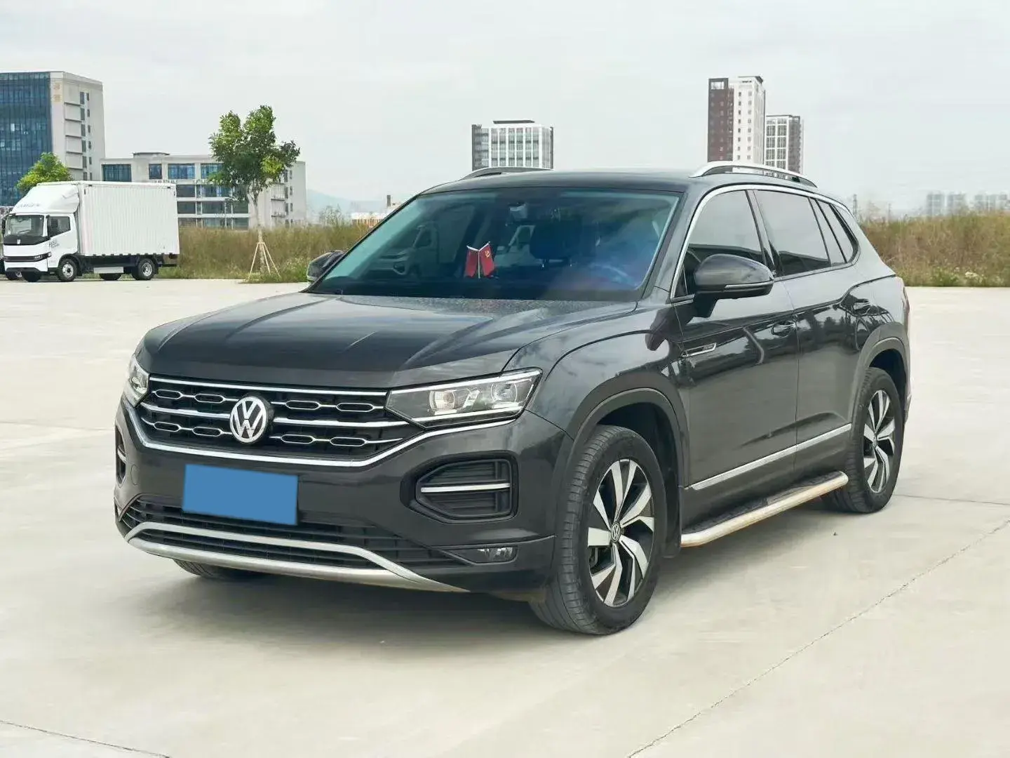 2021 VOLKSWAGEN TAYRON view 1