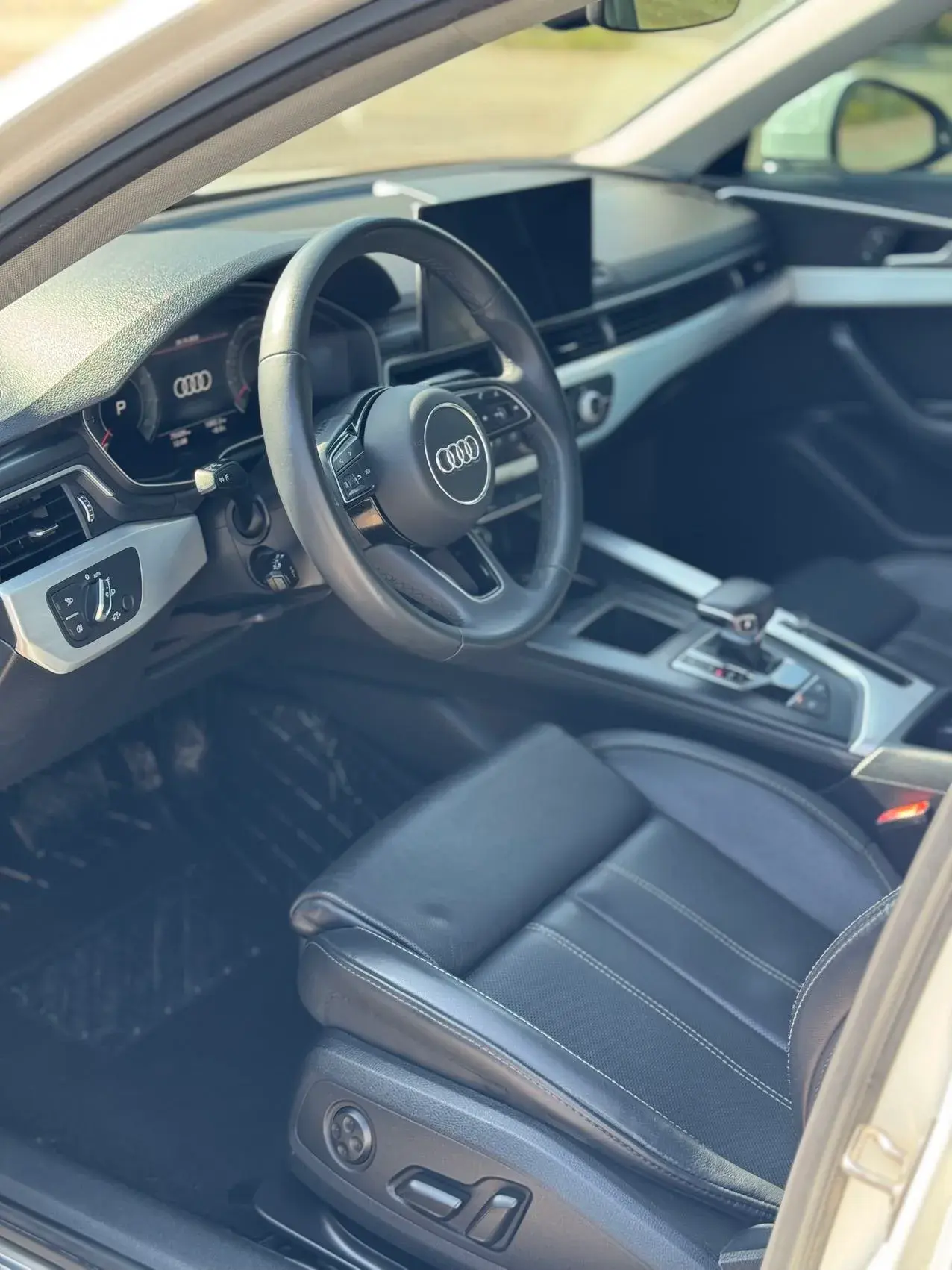 2022 AUDI A4L thumbnail 4