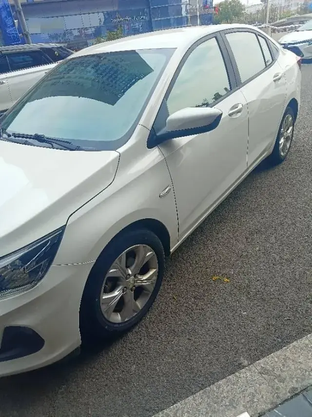 2020 CHEVROLET CAVALIER thumbnail 3