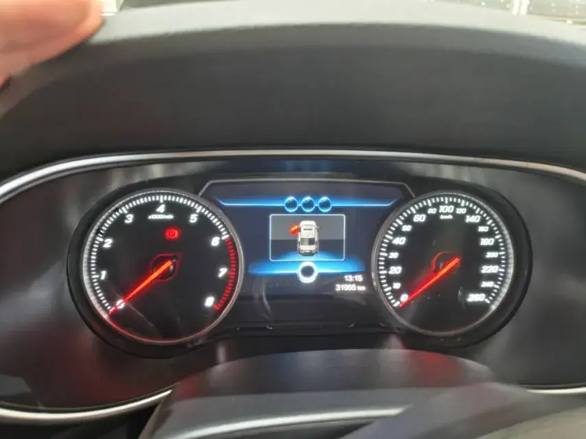 2020 HONGQI H5 thumbnail 4