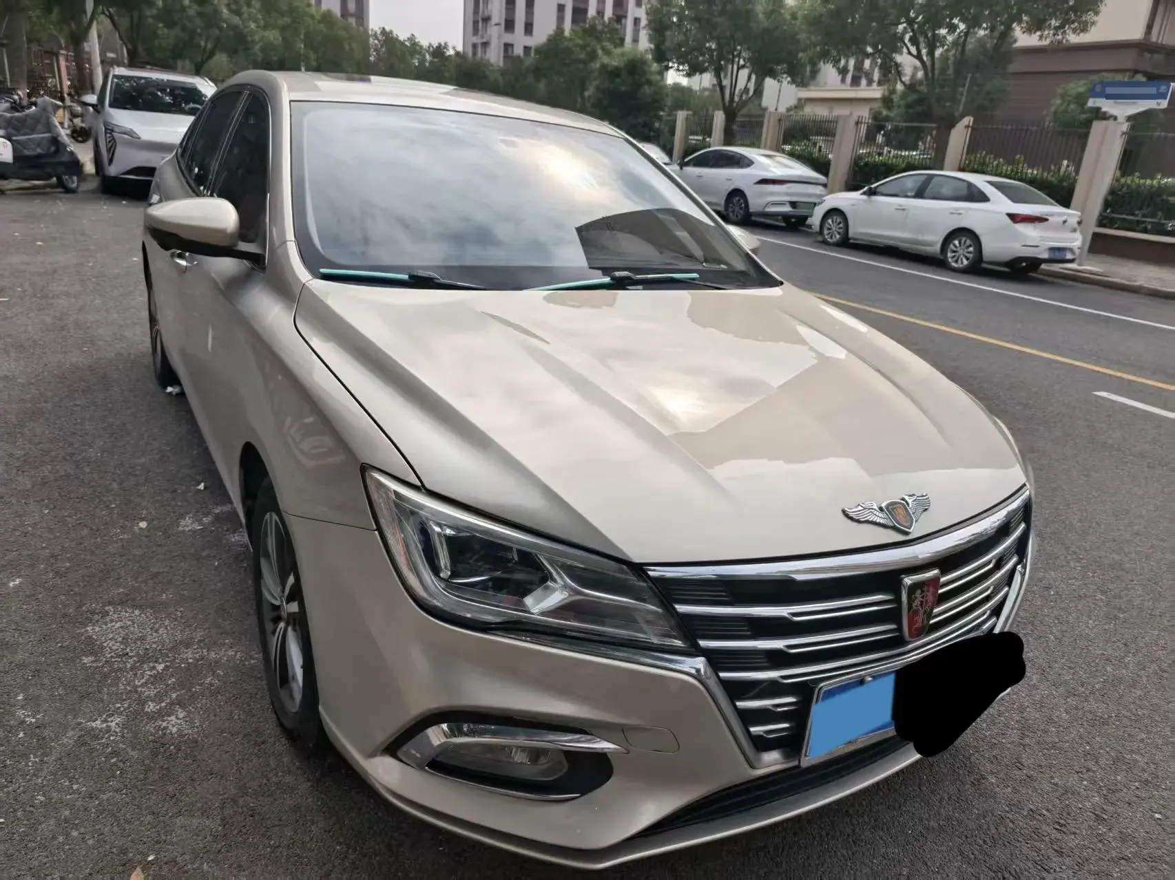 2019 ROEWE I5 thumbnail 2