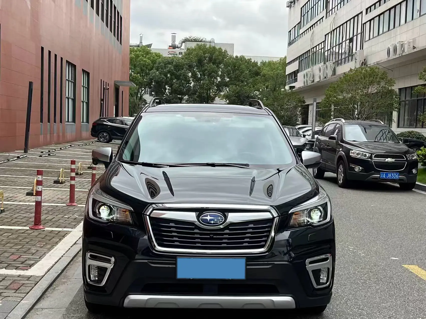 2021 SUBARU FORESTER thumbnail 2