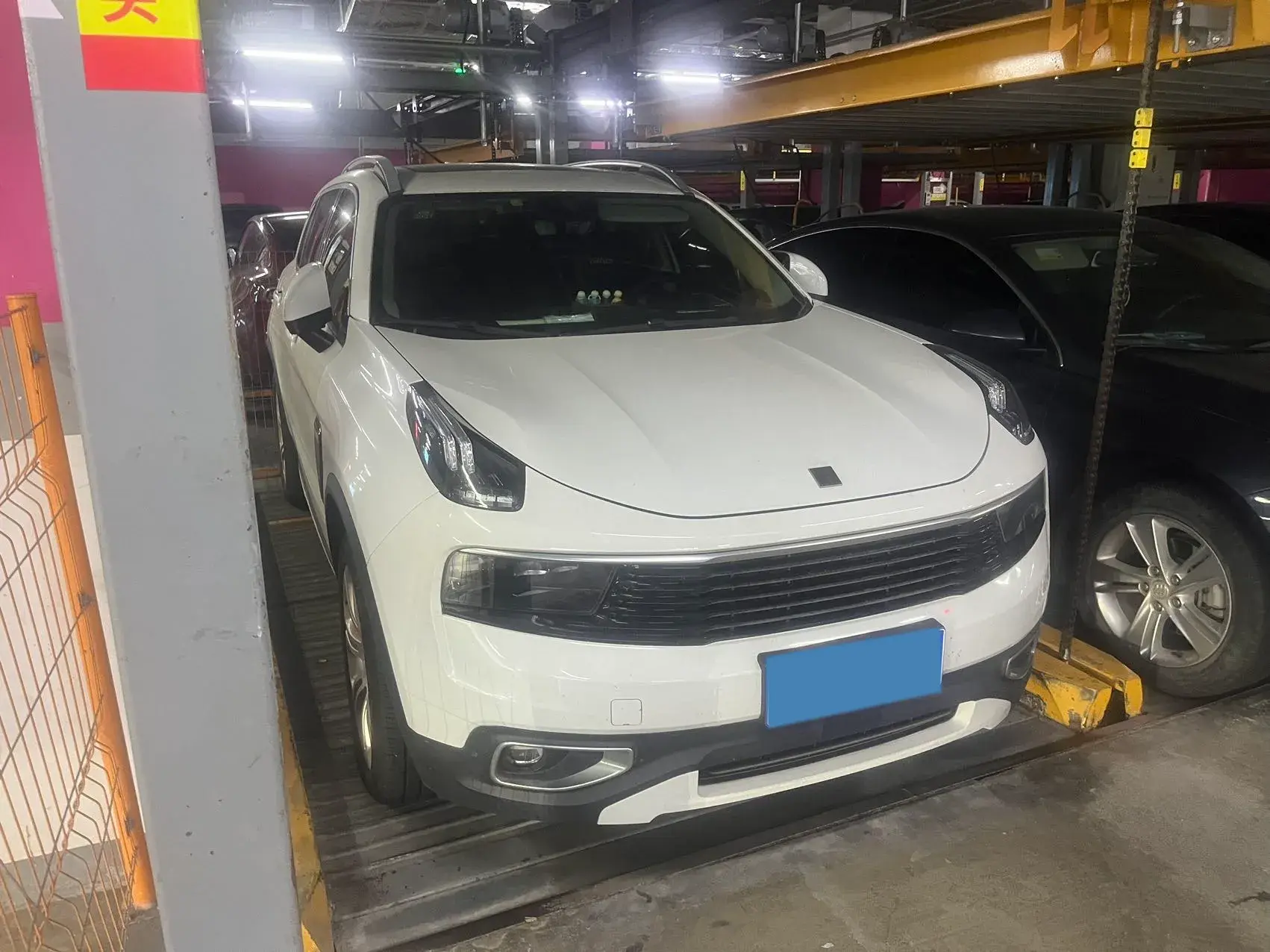 2017 LYNK&CO 01 thumbnail 3