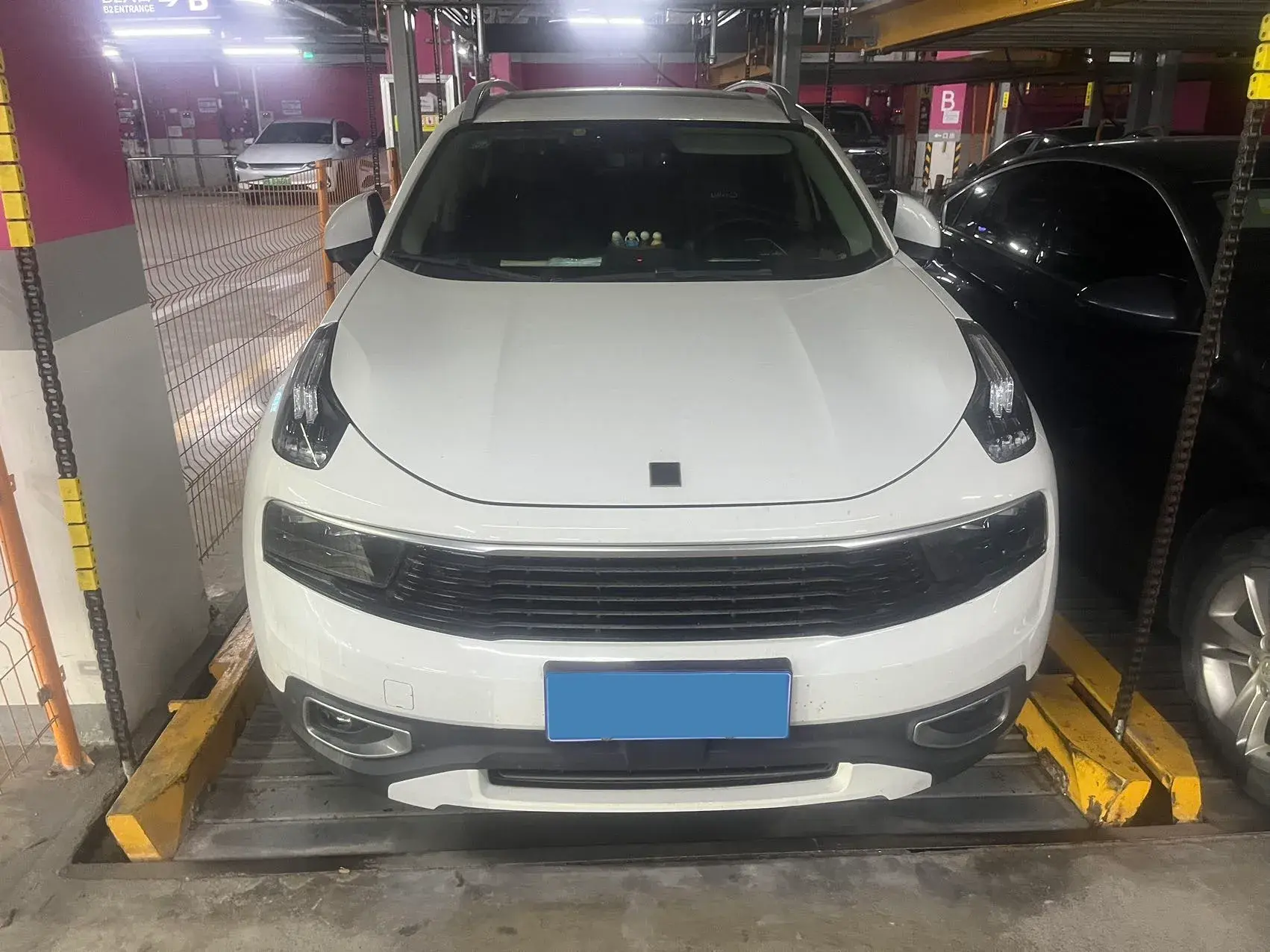 2017 LYNK&CO 01 thumbnail 2