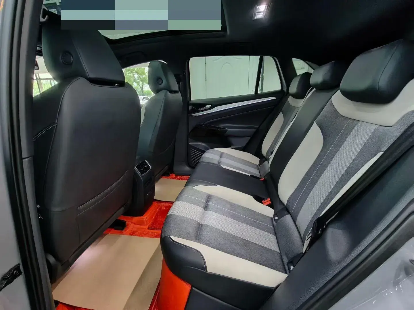 2021 VOLKSWAGEN ID.4 thumbnail 4