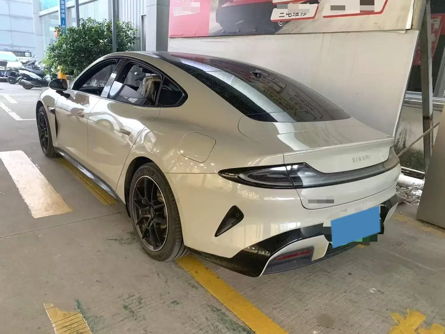 2024 MI SU7 thumbnail 3