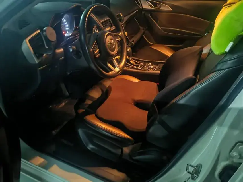 2017 MAZDA 3 thumbnail 2