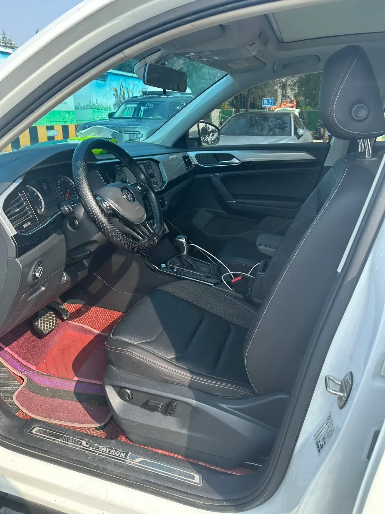 2019 VOLKSWAGEN TAYRON thumbnail 3