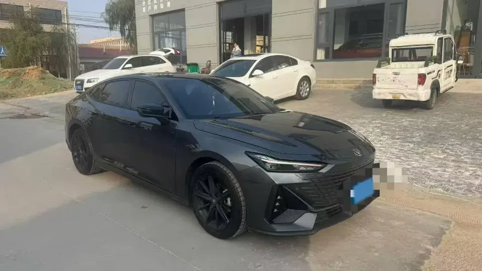 2023 CHANGAN UNI-V thumbnail 3