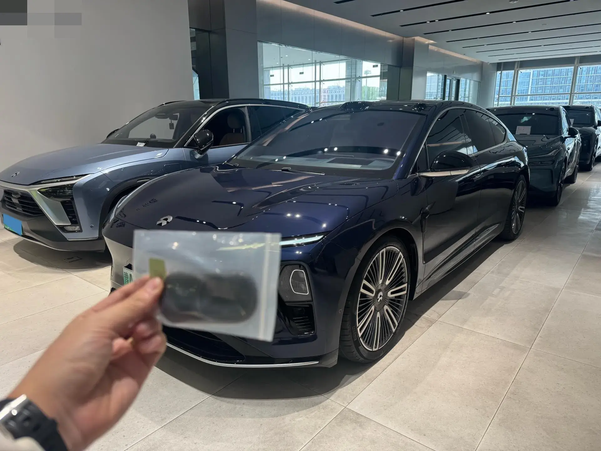 2025 NIO ET9 view 1