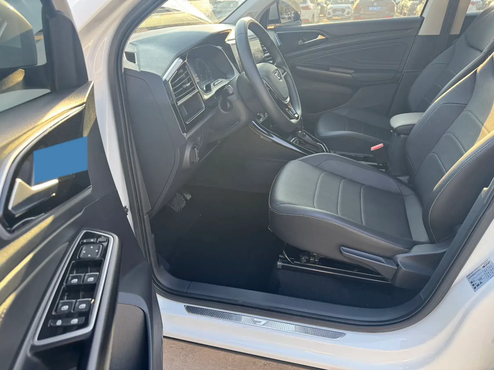 2022 JETTA VS5 thumbnail 4