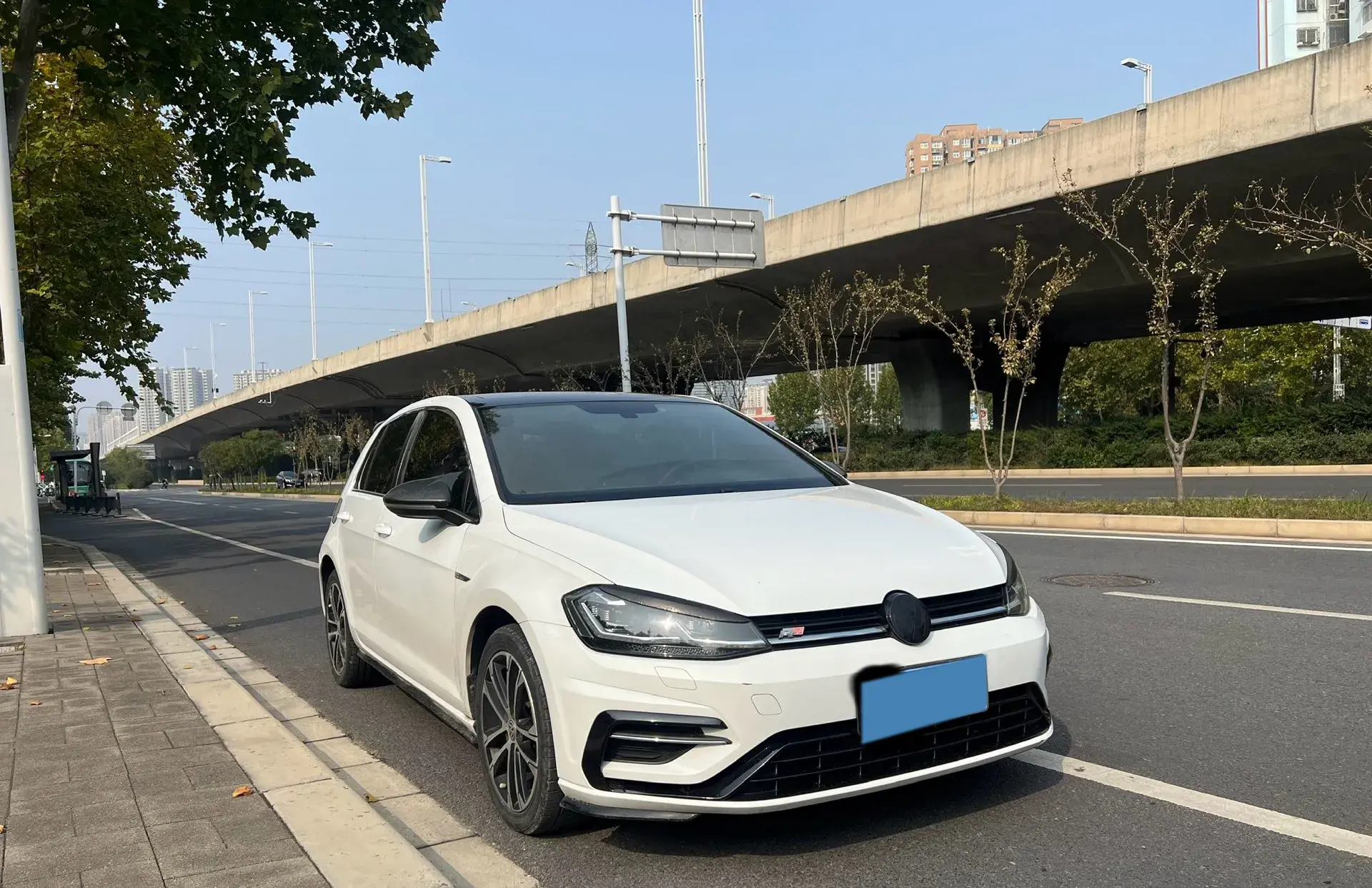 2018 VOLKSWAGEN GOLF thumbnail 2