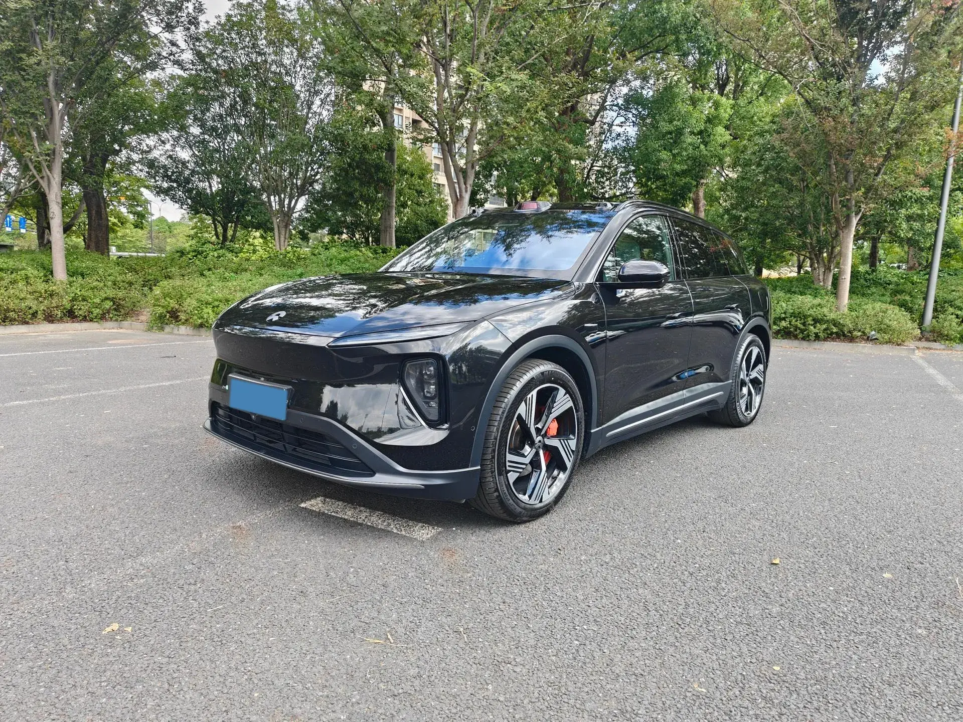 2023 NIO ES6 view 1