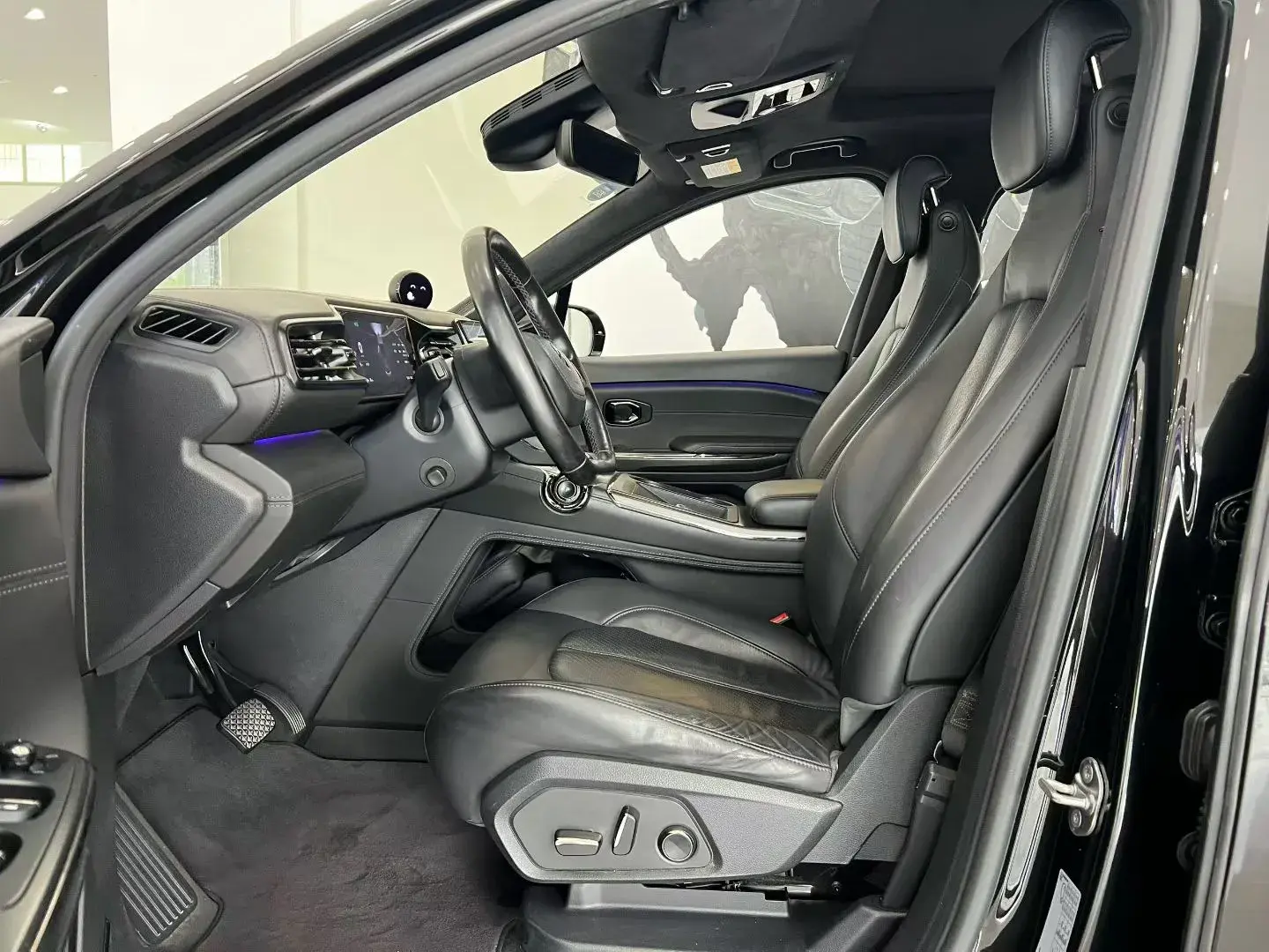 2019 NIO ES6 thumbnail 4