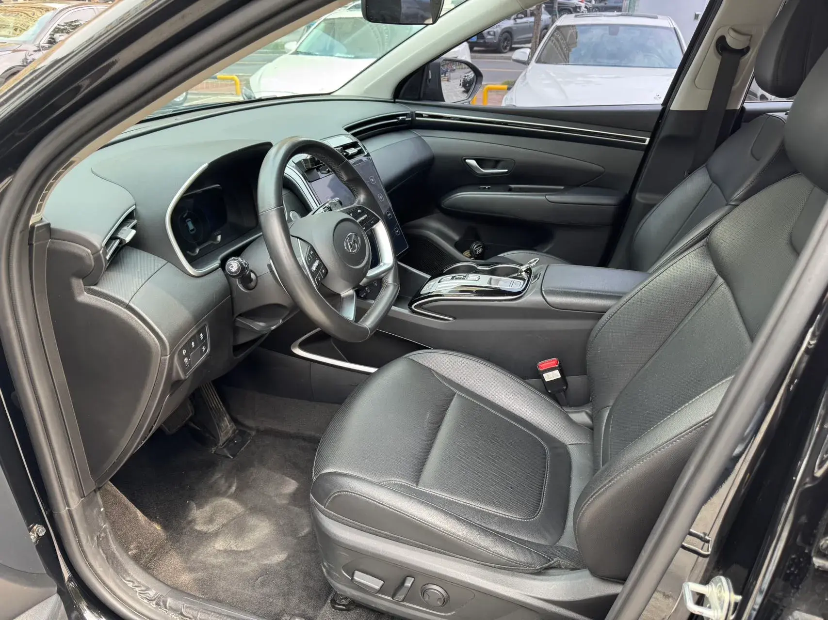 2021 HYUNDAI TUCSON thumbnail 4