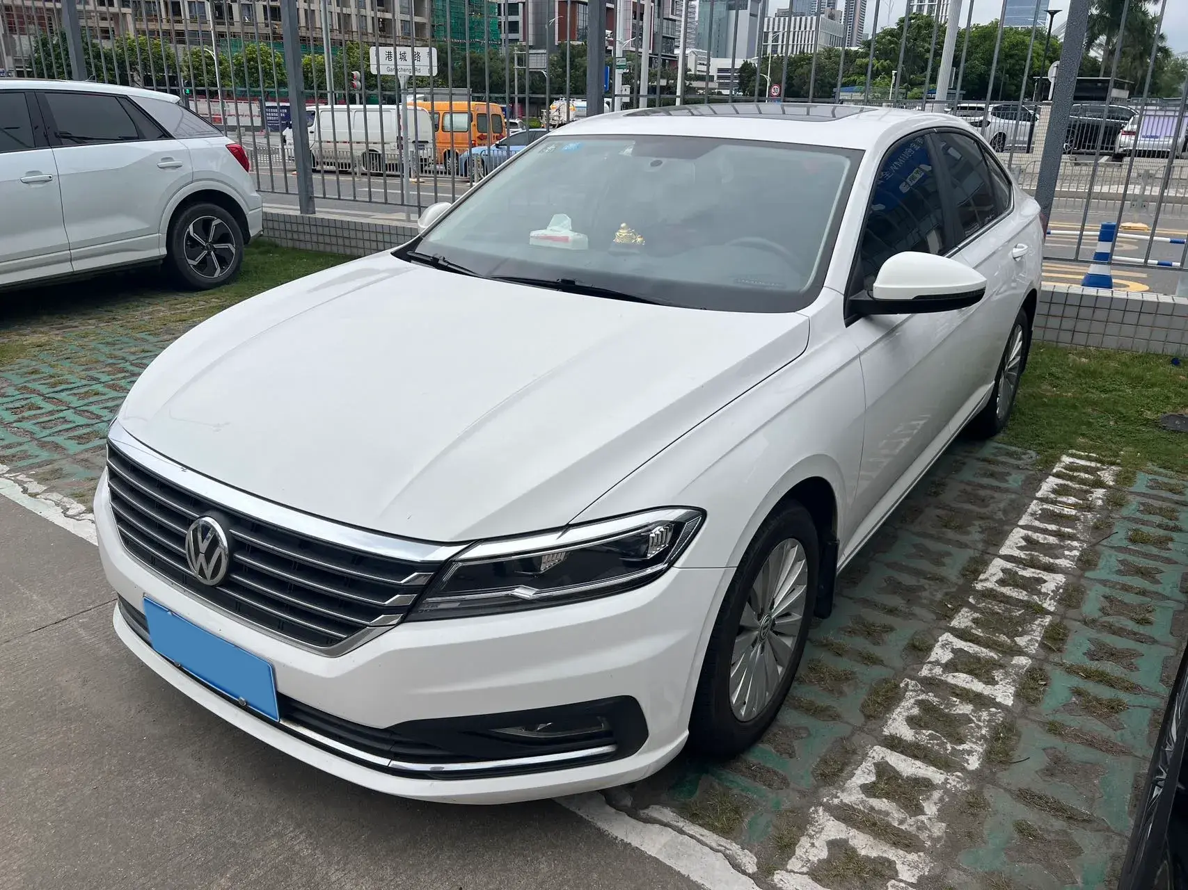 2019 VOLKSWAGEN LAVIDA view 1