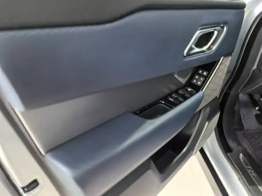 2021 LAND ROVER thumbnail 2