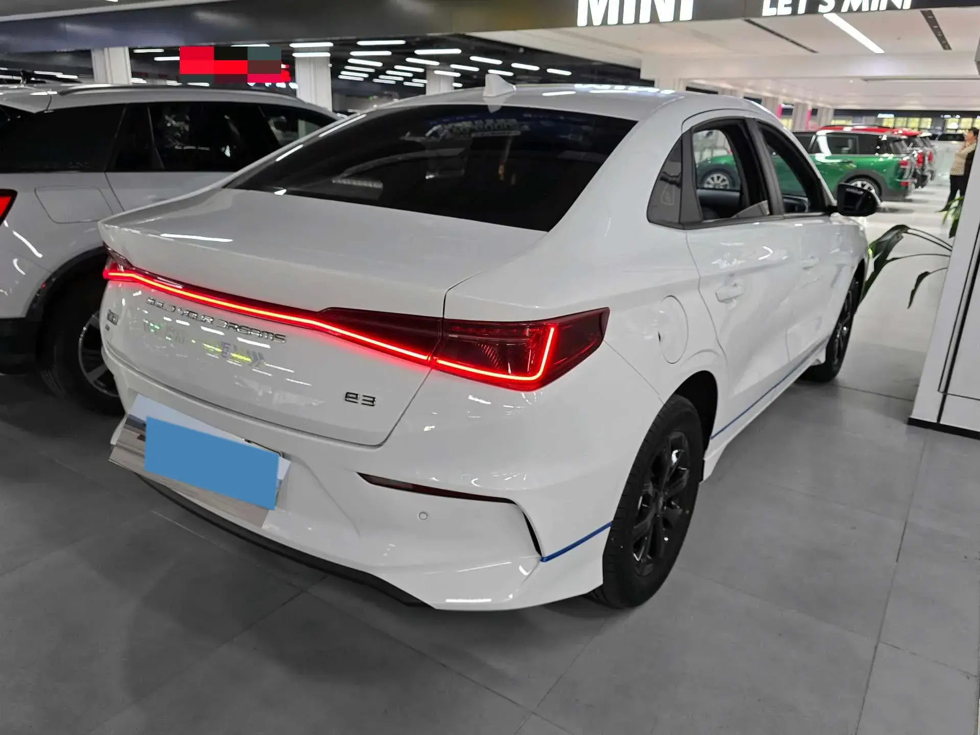 2021 BYD E3 thumbnail 4