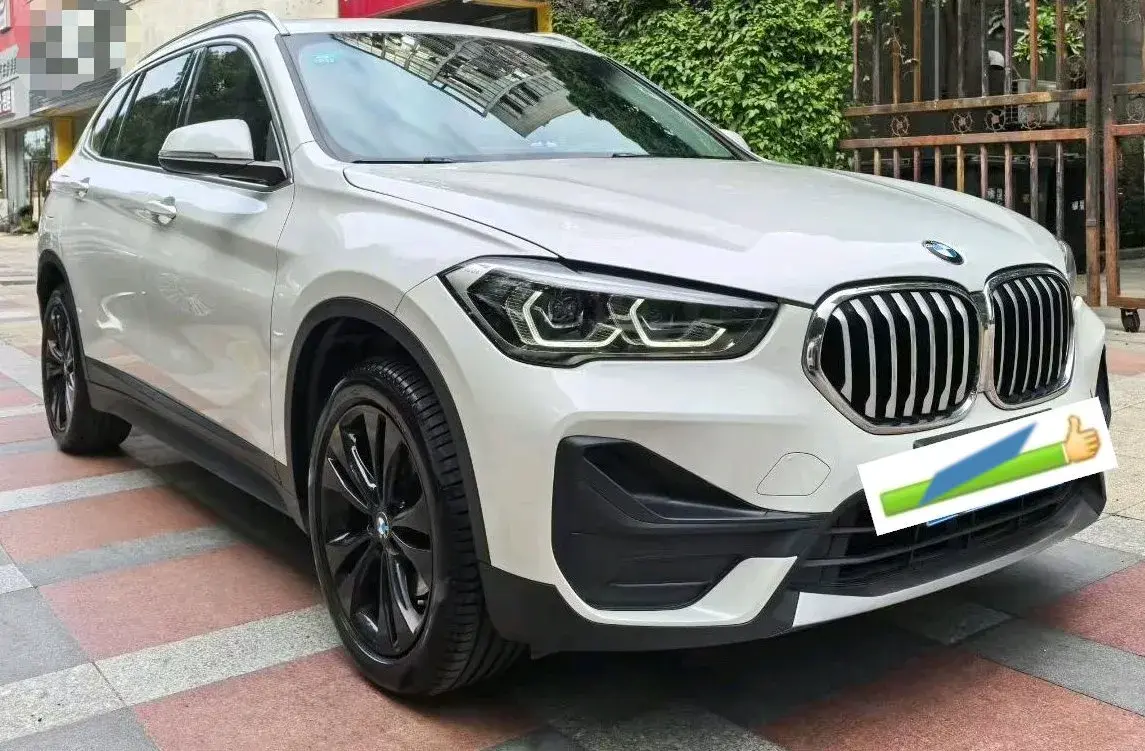 2021 BMW X1 thumbnail 3