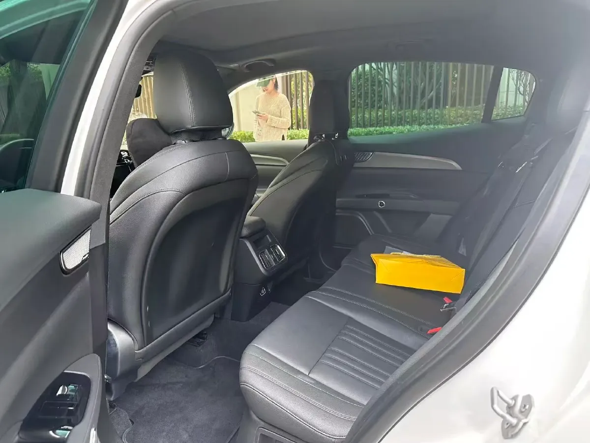 2023 Maserati Grecale 2.0T 300HP L4 8AT,autocango,china used car exporter,china ev exporter,chinese used car exporter,chinese used ev exporter